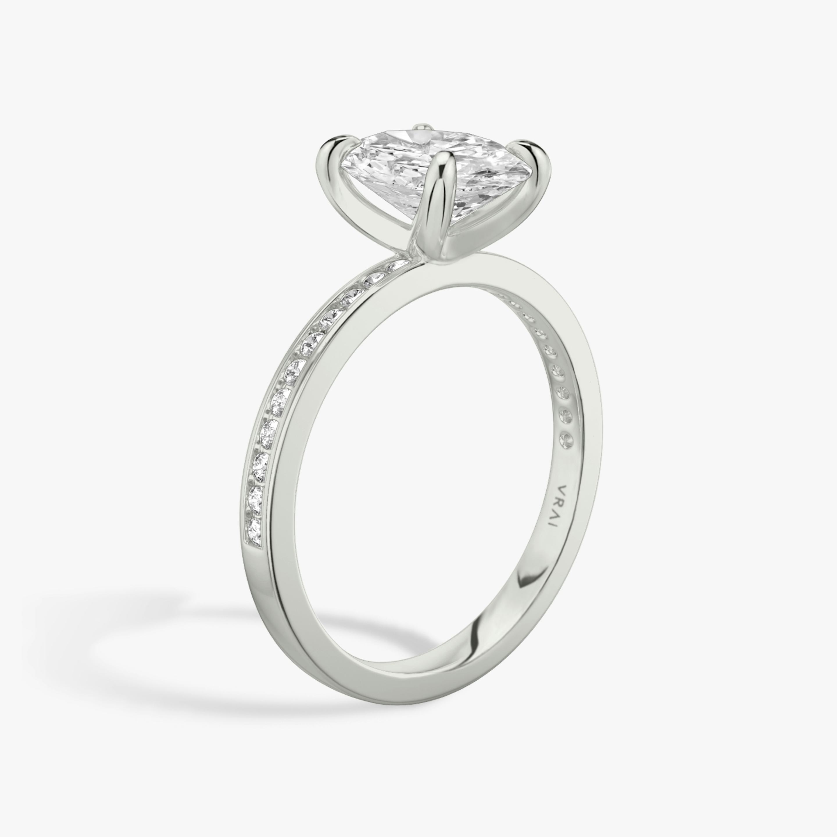 The Devotion | Oval | 18k | 18k White Gold | Band stone shape: Round Brilliant | Band: Original | Diamond orientation: vertical | Carat weight: See full inventory