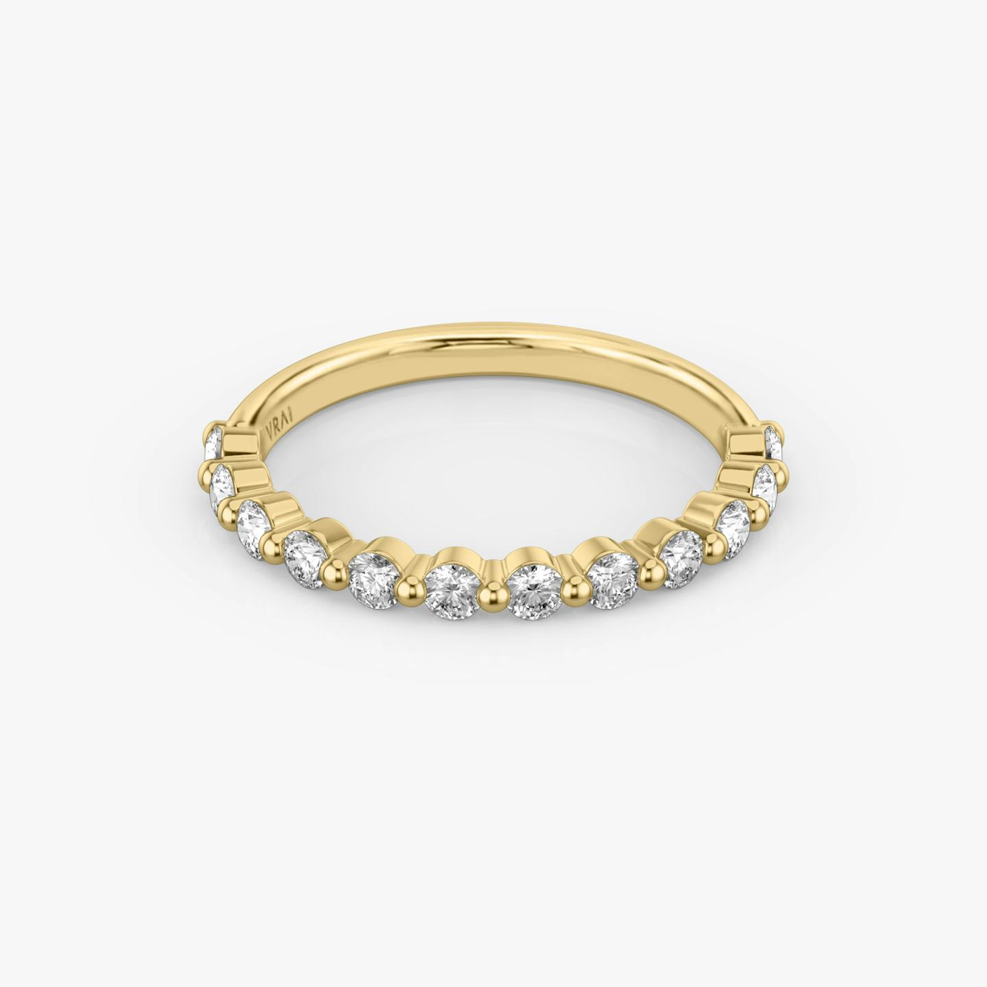 The Single Shared Prong Band | 18k | 18k Yellow Gold | Version: Large