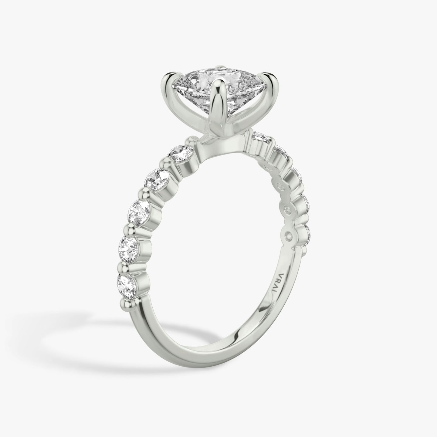 Single Shared Prong | Asscher | 18k | 18k Weißgold | Ring: Schlicht | Ring: Large | Diamantausrichtung: vertical | Karatgewicht: Gesamtbestand ansehen