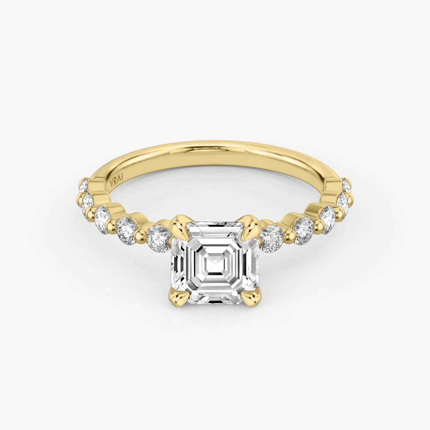The Single Shared Prong | Asscher | 18k | 18k Yellow Gold | Band: Plain | Band: Large | Diamond orientation: vertical | Carat weight: See full inventory