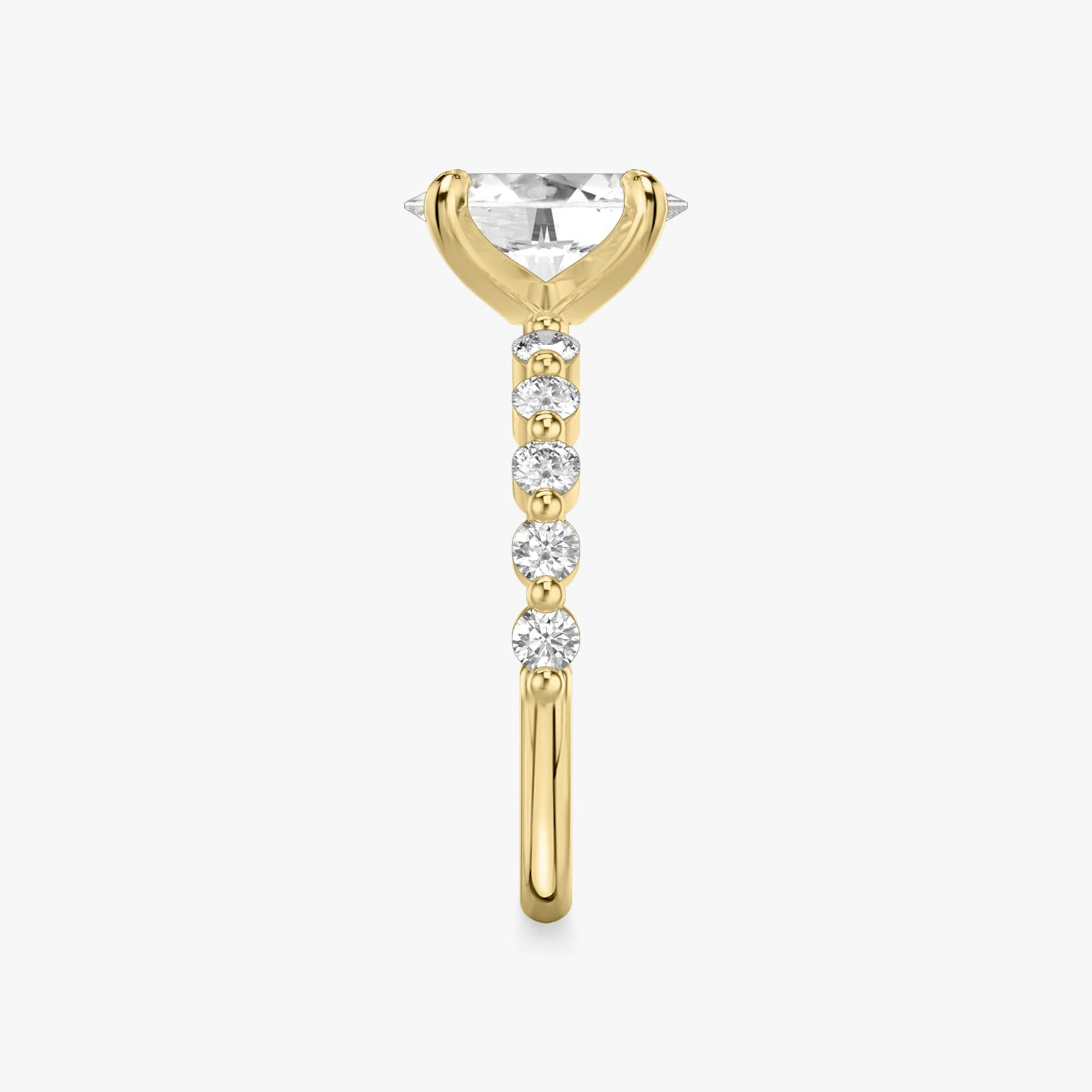 The Single Shared Prong | Oval | 18k | 18k Yellow Gold | Band: Plain | Band: Large | Diamond orientation: vertical | Carat weight: See full inventory