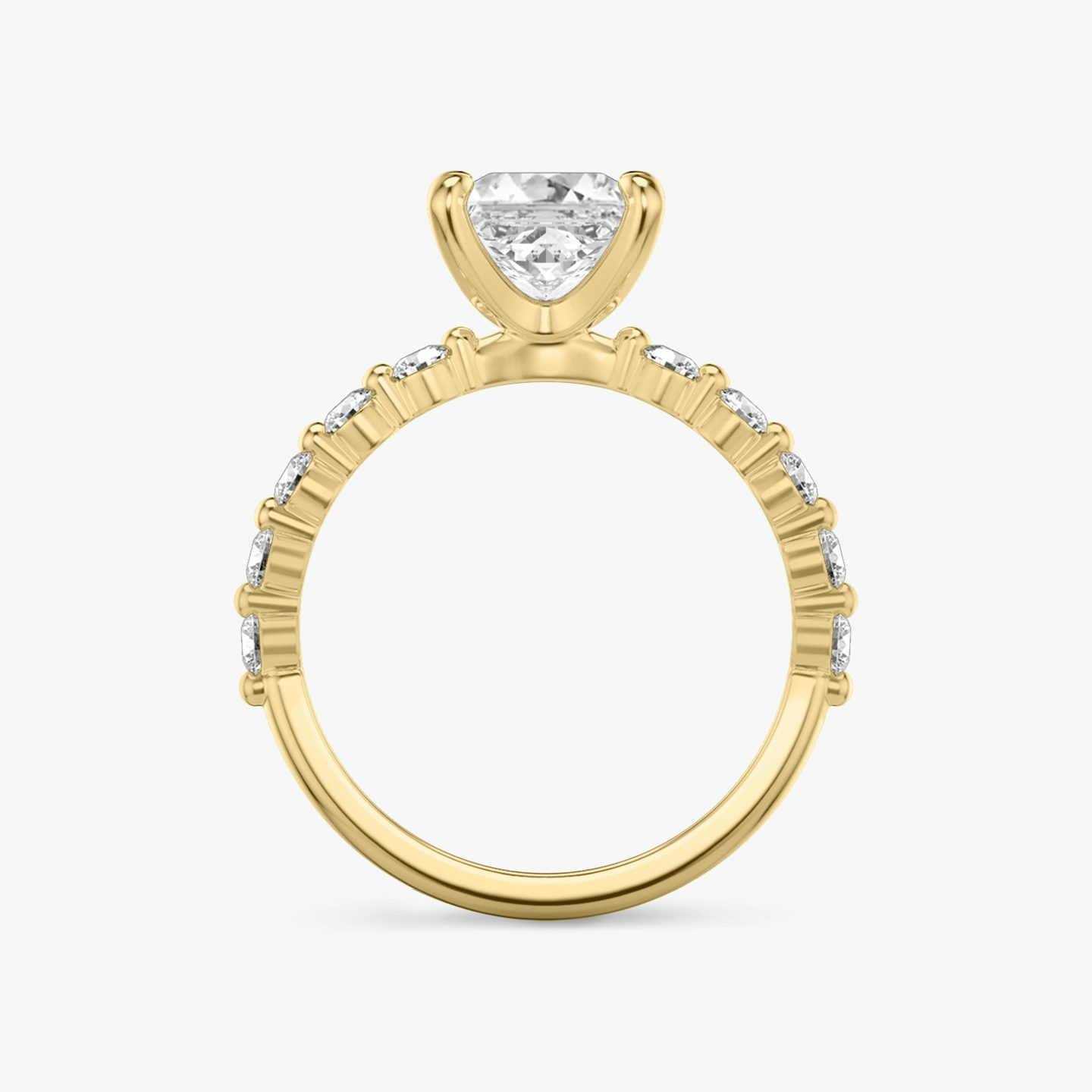 The Single Shared Prong | Princess | 18k | 18k Yellow Gold | Band: Plain | Band: Large | Diamond orientation: vertical | Carat weight: See full inventory