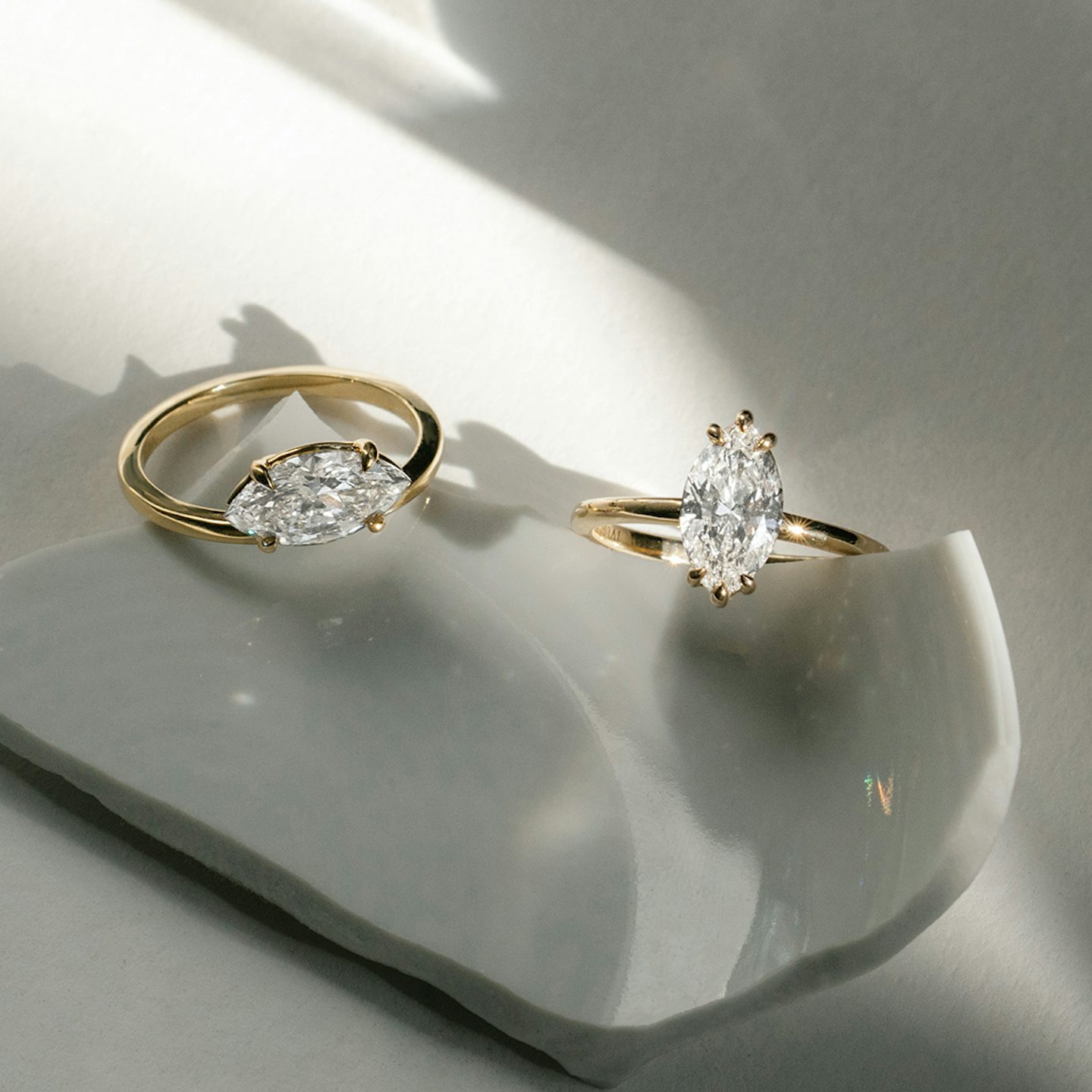 The Signature 6 Prong | marquise | 18k | yellow-gold | bandAccent: plain | diamondOrientation: vertical | caratWeight: other