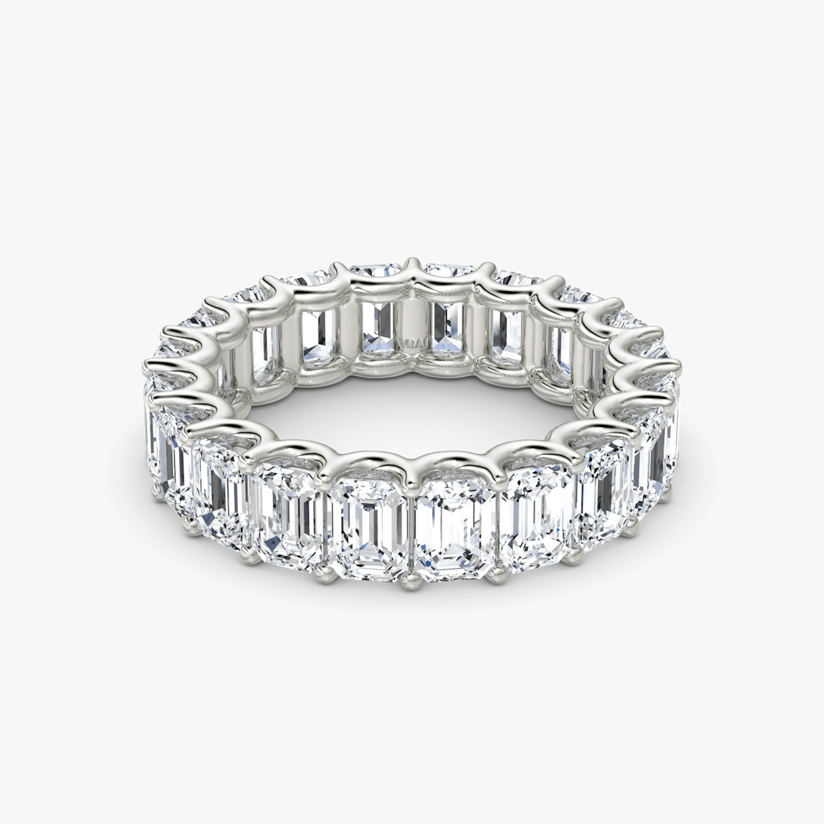 The Eternity Band Emerald Wedding Band in White Gold | VRAI