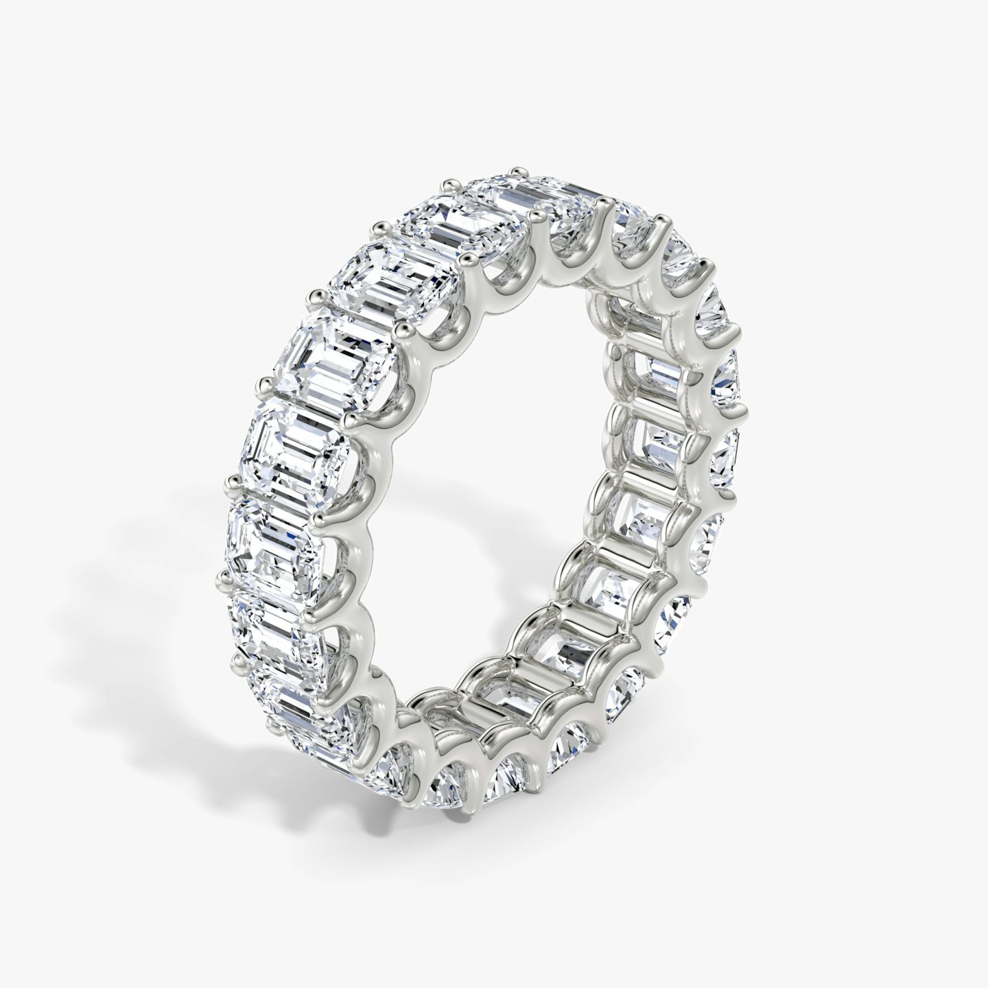 Anillo Eternity  | Esmeralda | 18k | Oro blanco de 18 quilates | Estilo del anillo: Diamantes alrededor | Peso en quilates: 5