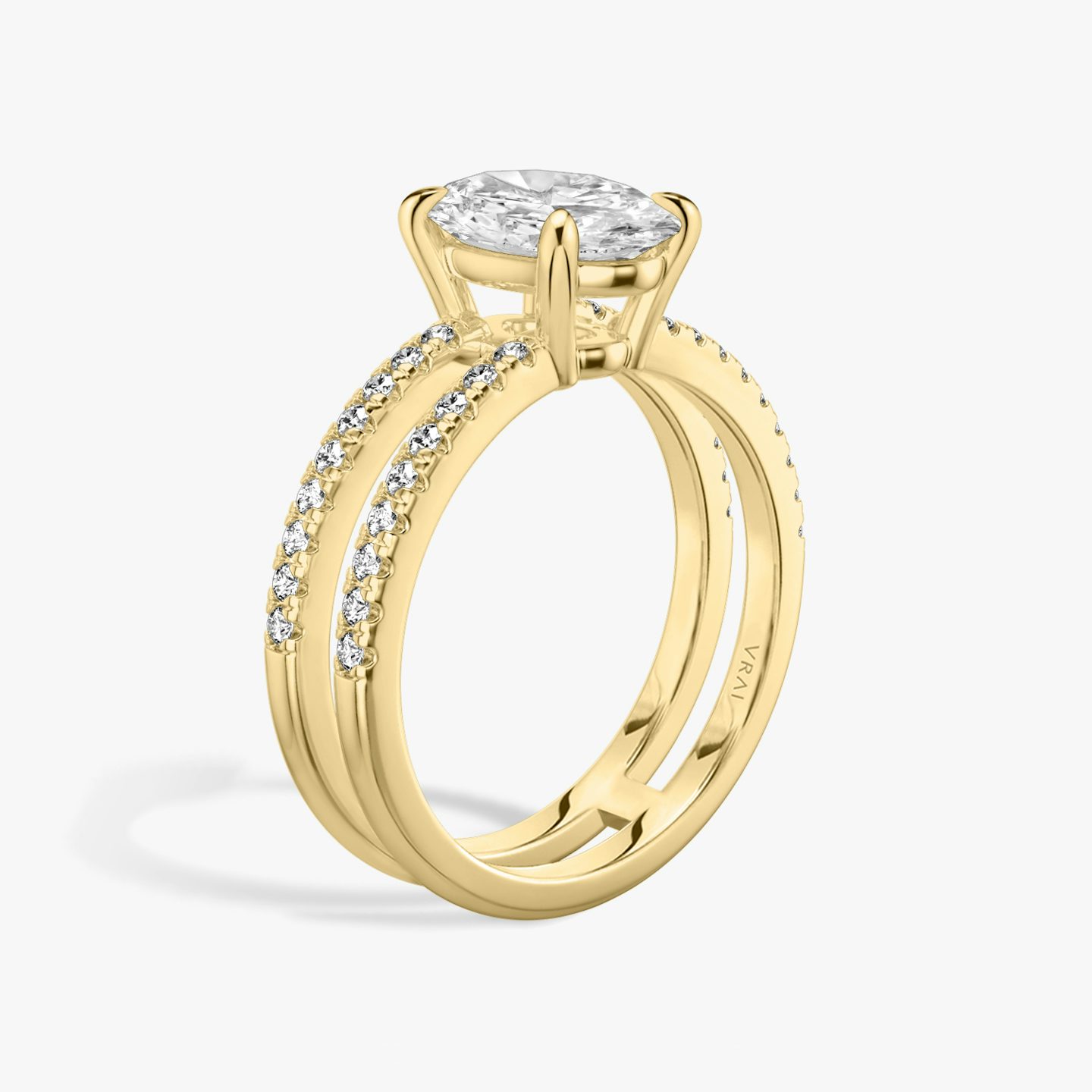 The Double Band | Oval | 18k | 18k Yellow Gold | Band: Pavé | Band stone shape: Round Brilliant | Diamond orientation: vertical | Carat weight: See full inventory