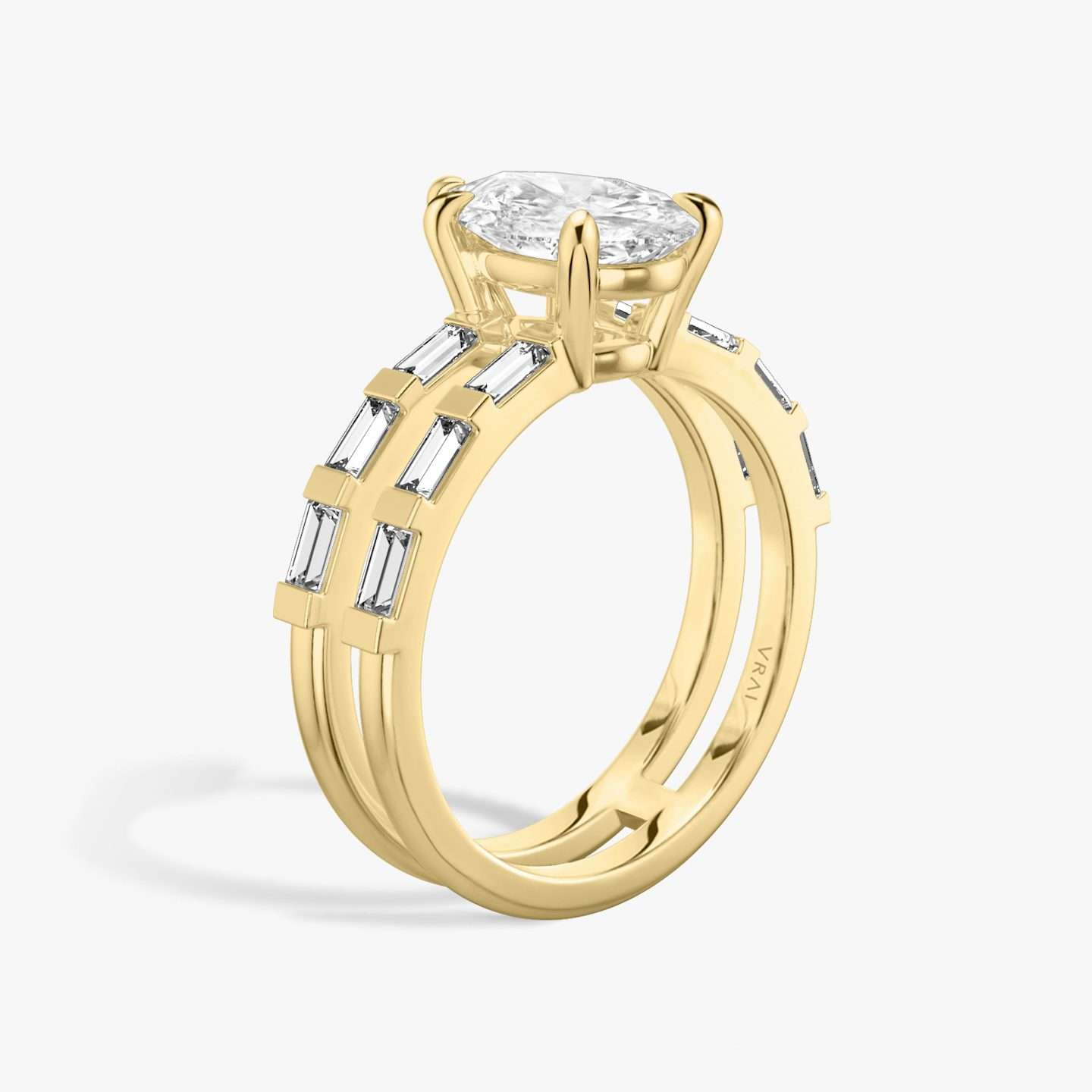 The Double Band | Pear | 18k | 18k Yellow Gold | Band: Pavé | Band stone shape: Baguette | Diamond orientation: vertical | Carat weight: See full inventory