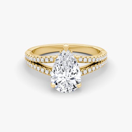 Pear cut engagement ring