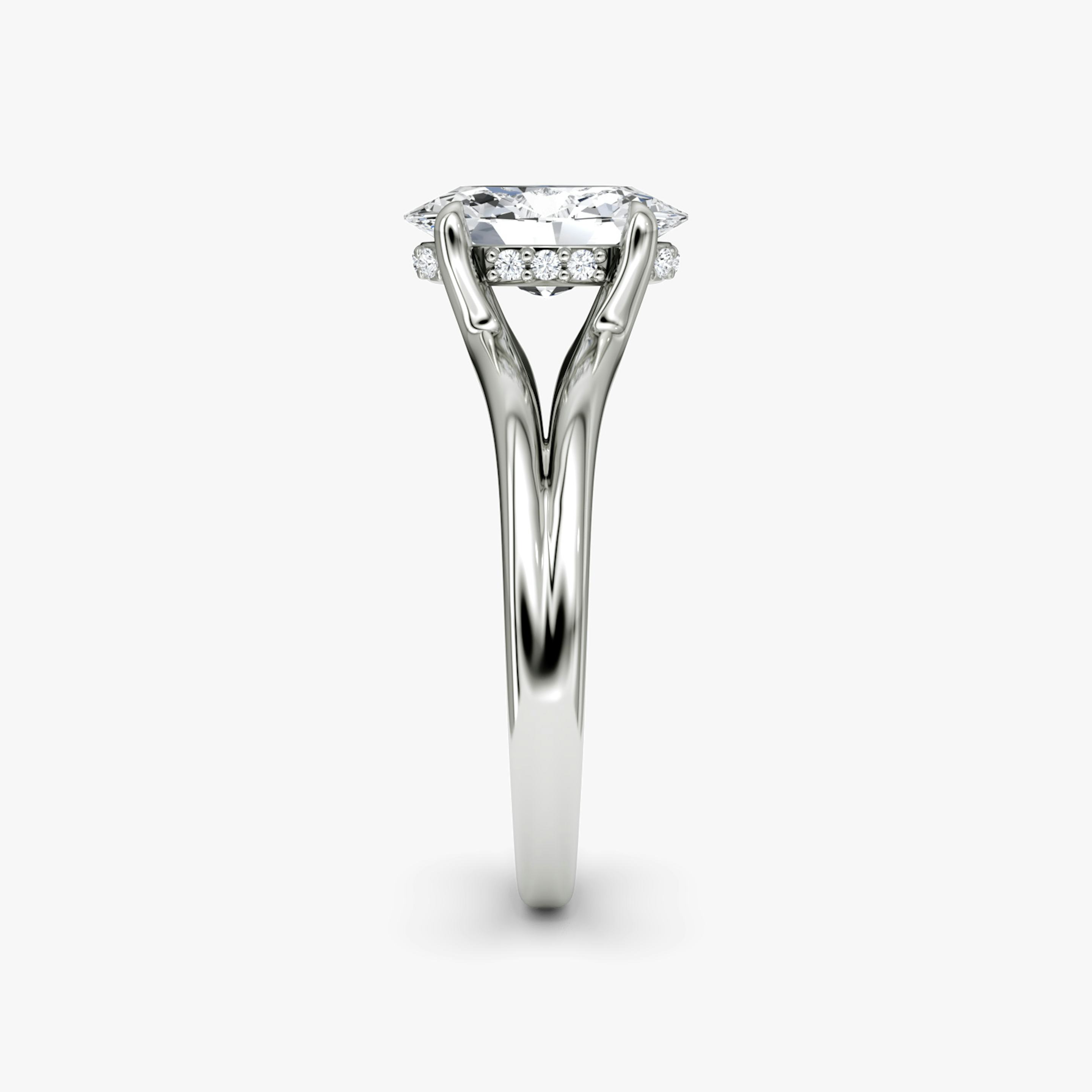 The Floating Split Band | Oval | 18k | 18k White Gold | Band: Plain | Diamond orientation: vertical | Carat weight: See full inventory