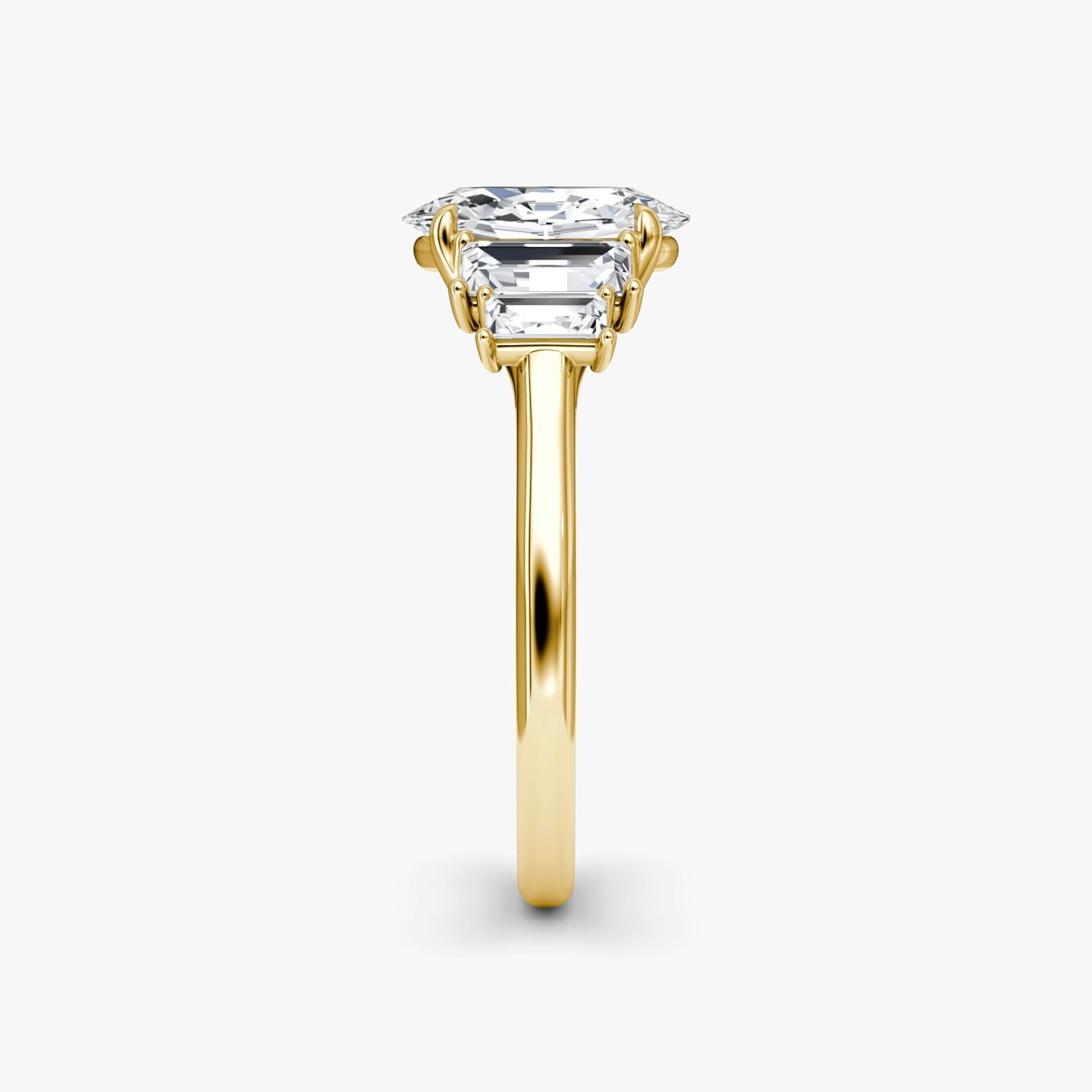 Bague de fiançailles Five Stone Heirloom | Ovale | 18k | Or jaune 18 carats | Orientation du diamant: vertical | Poids en carats: Voir le stock total