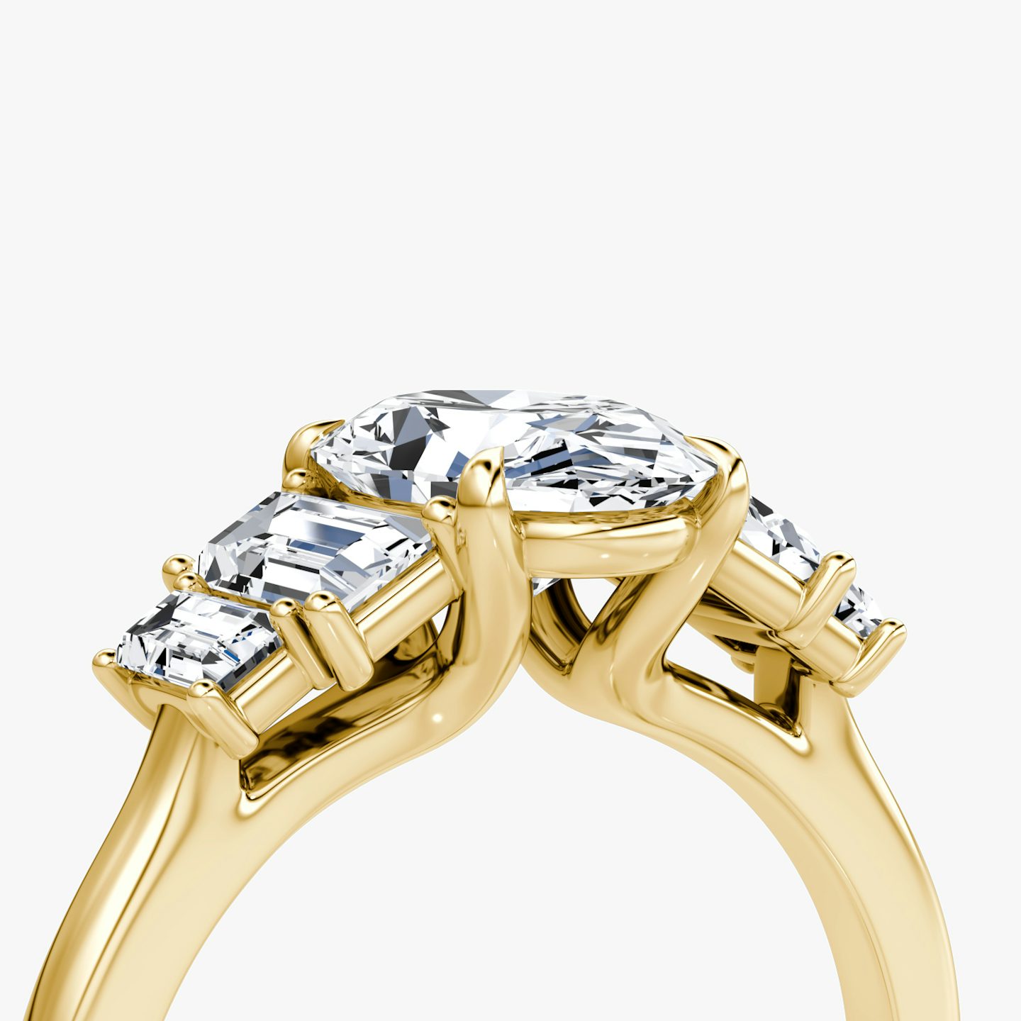 Anillo de compromiso Five Stone Heirloom | Oval | 18k | Oro amarillo de 18 quilates | Orientación de diamante: vertical | Peso en quilates: Ver stock total