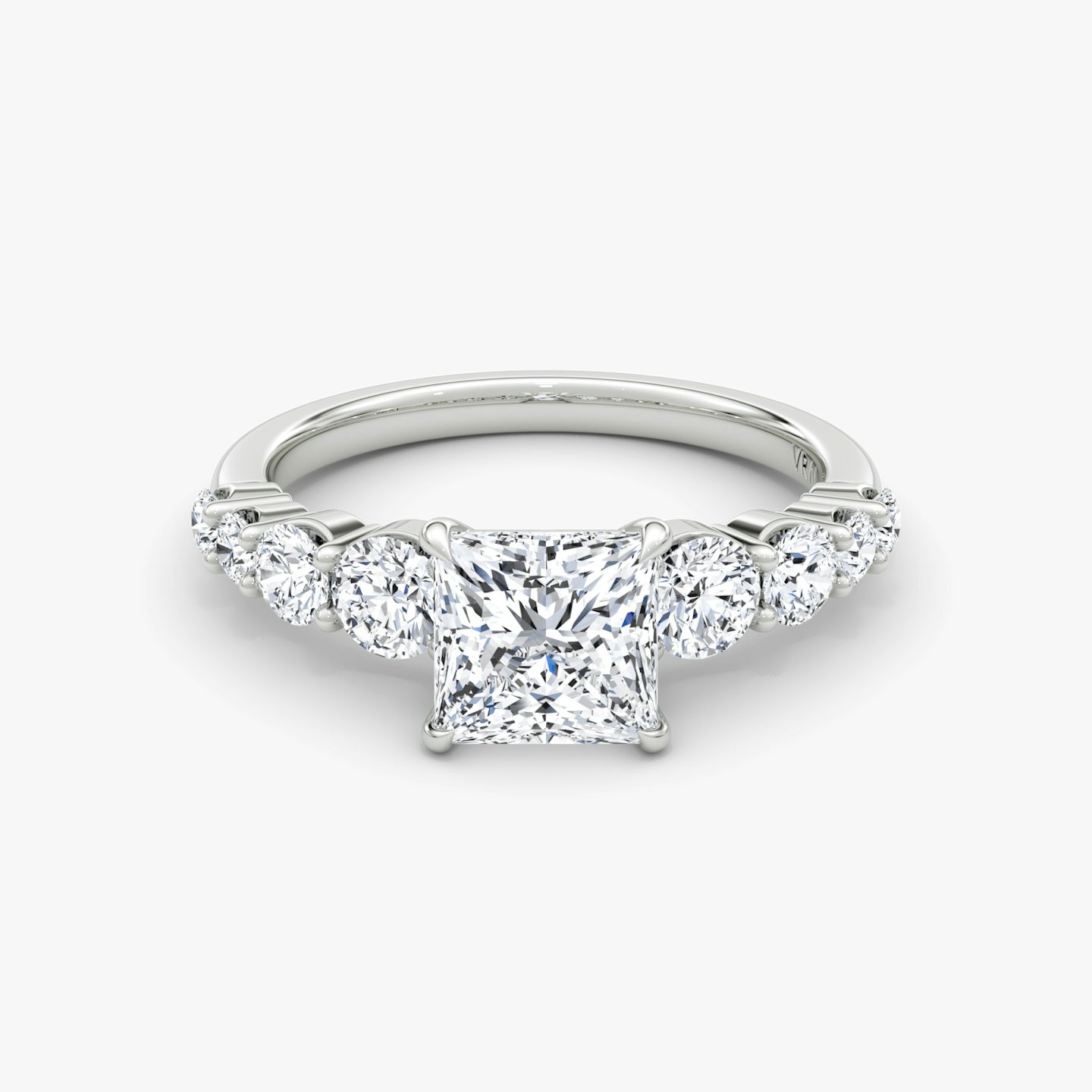 Bague de fiançailles Graduated | Princesse | 18k | Or blanc 18 carats | Orientation du diamant: vertical | Poids en carats: Voir le stock total