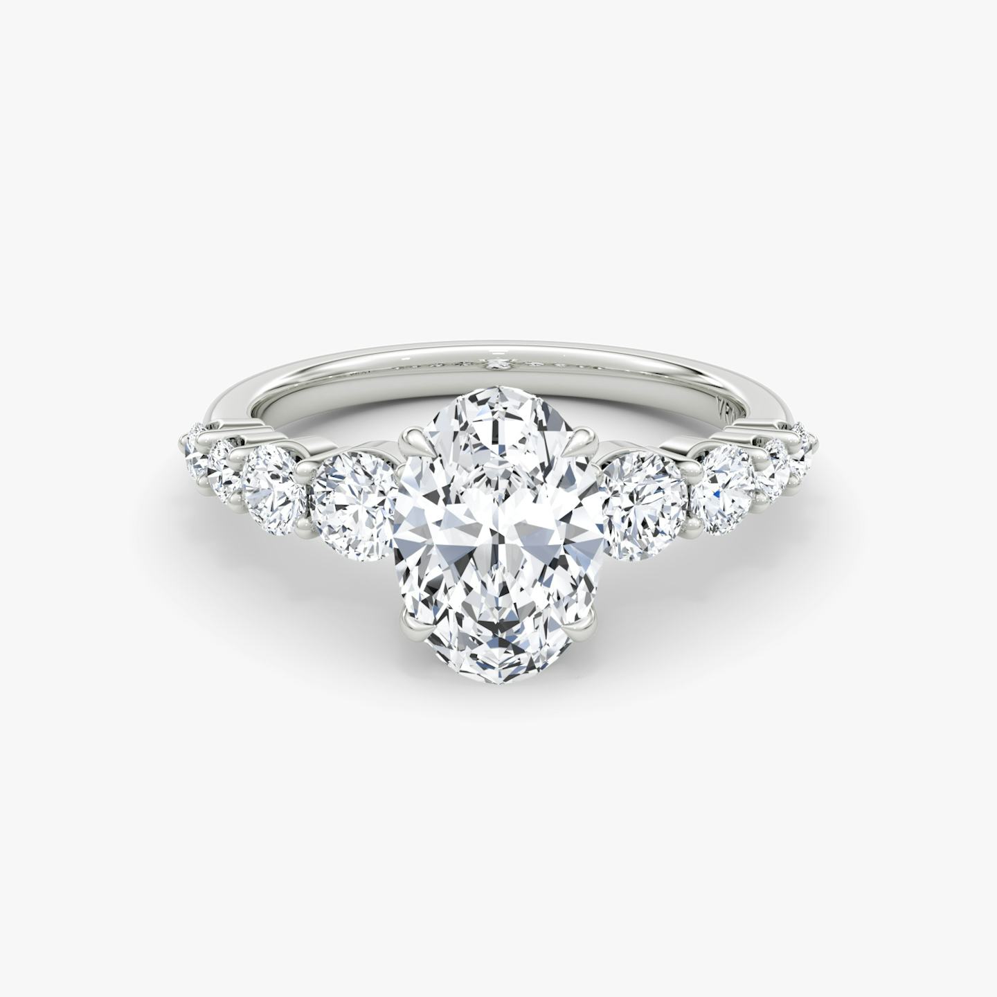 Bague de fiançailles Graduated | Ovale | 18k | Or blanc 18 carats | Orientation du diamant: vertical | Poids en carats: Voir le stock total