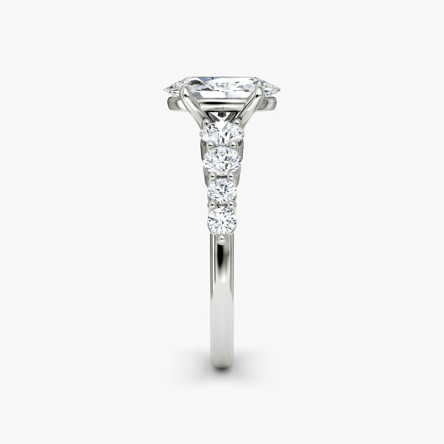 Bague de fiançailles Graduated | Ovale | 18k | Or blanc 18 carats | Orientation du diamant: vertical | Poids en carats: Voir le stock total