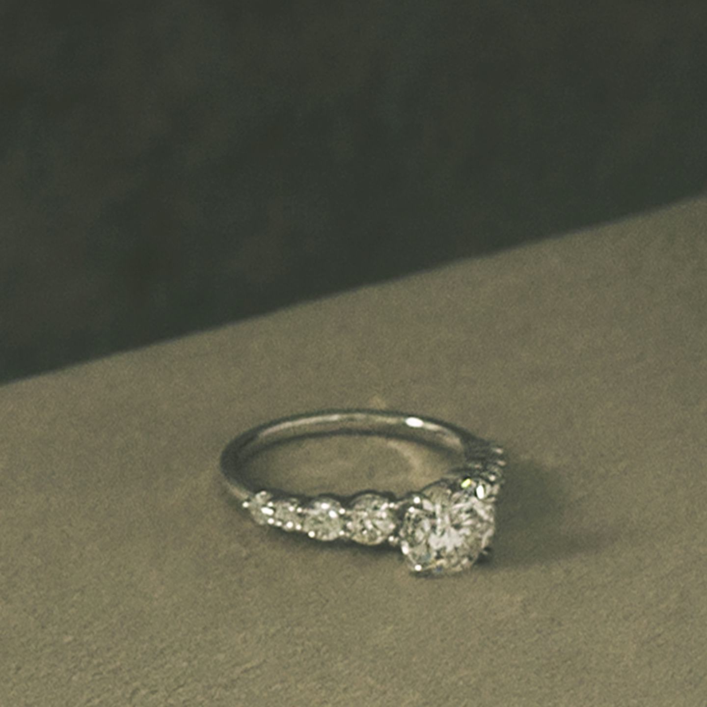 The Graduated Band | Oval | 18k | 18k Yellow Gold | Diamond orientation: vertical | Carat weight: See full inventory