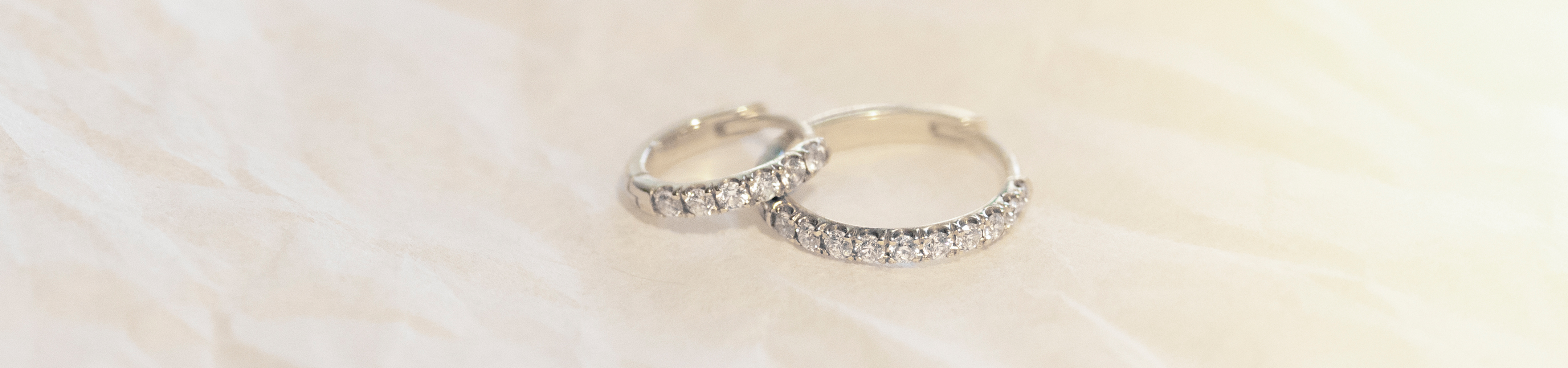 Pavé Diamonds Guide: How to Choose a Pavé Setting I VRAI