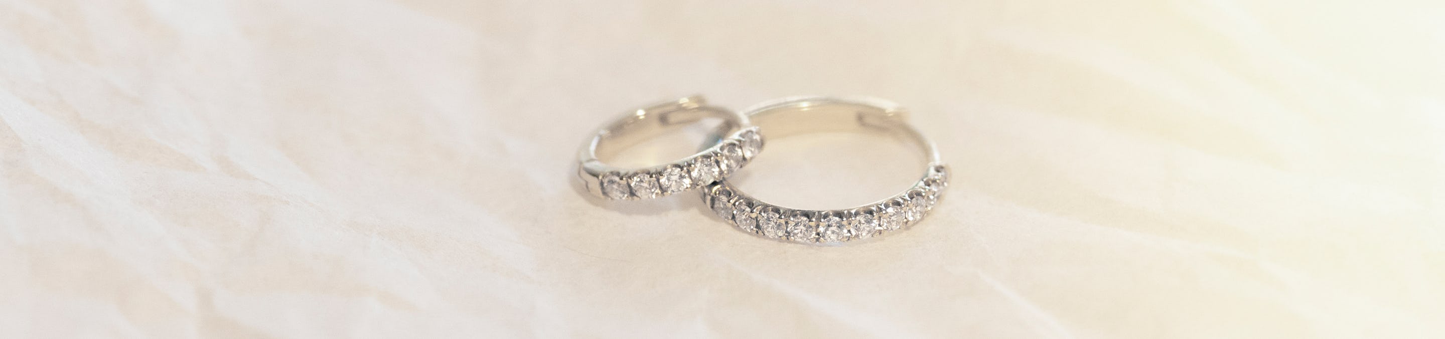 Pavé Diamonds Guide: How to Choose a Pavé Setting I VRAI