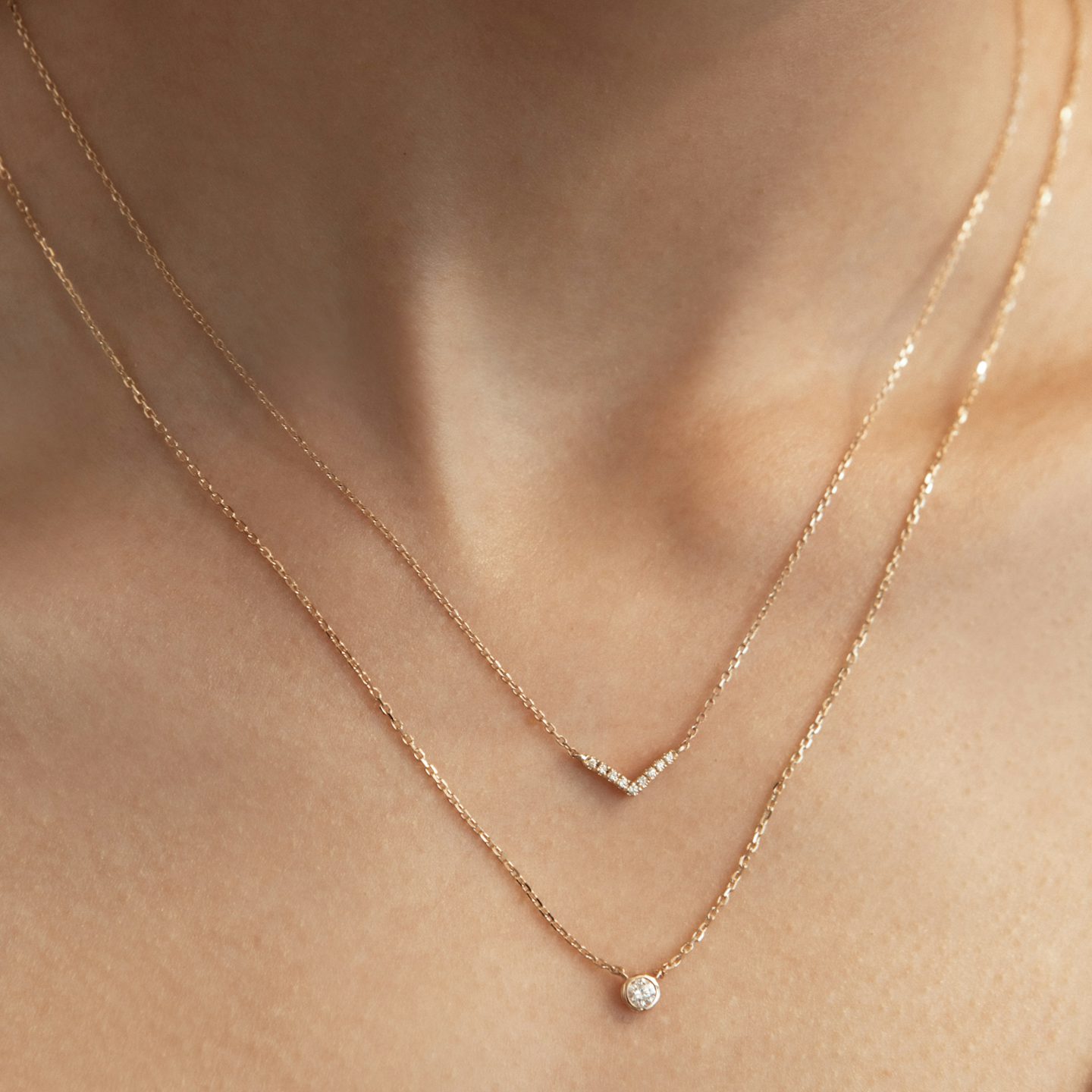 Petite V Necklace | Round Brilliant | 14k | 18k White Gold | Chain length: 16-18