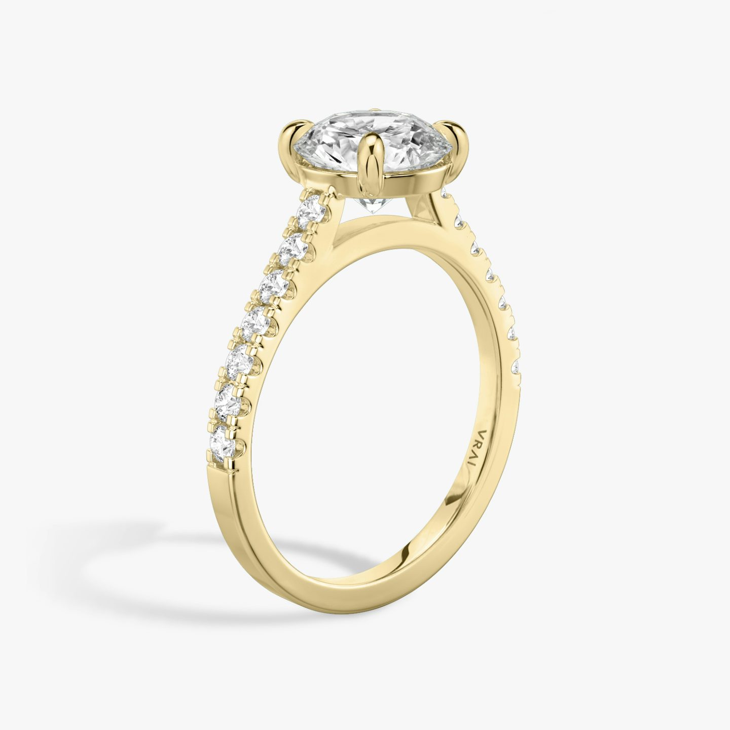 The Cathedral | Round Brilliant | 18k | 18k Yellow Gold | Band: Pavé | Carat weight: 2 | Diamond orientation: vertical