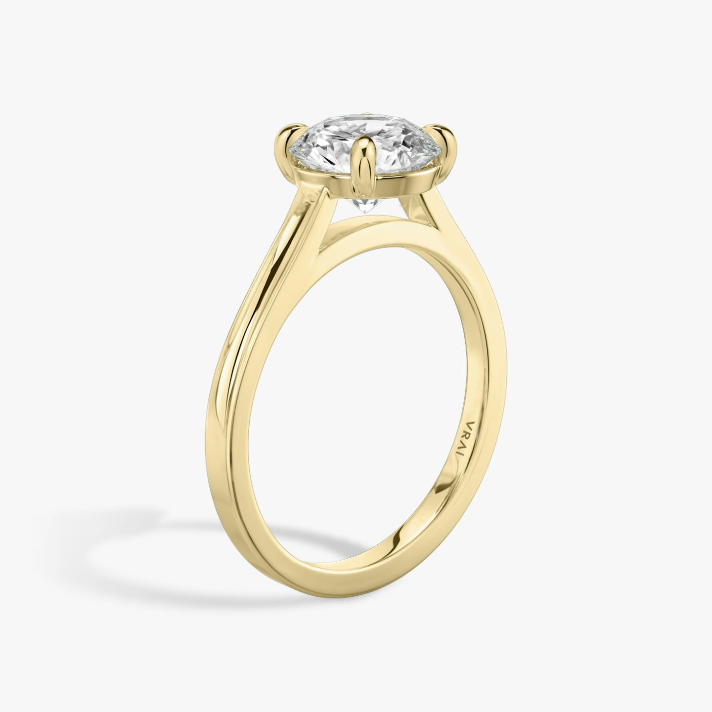 The Cathedral | Round Brilliant | 18k | 18k Yellow Gold | Band: Plain | Carat weight: 2 | Diamond orientation: vertical