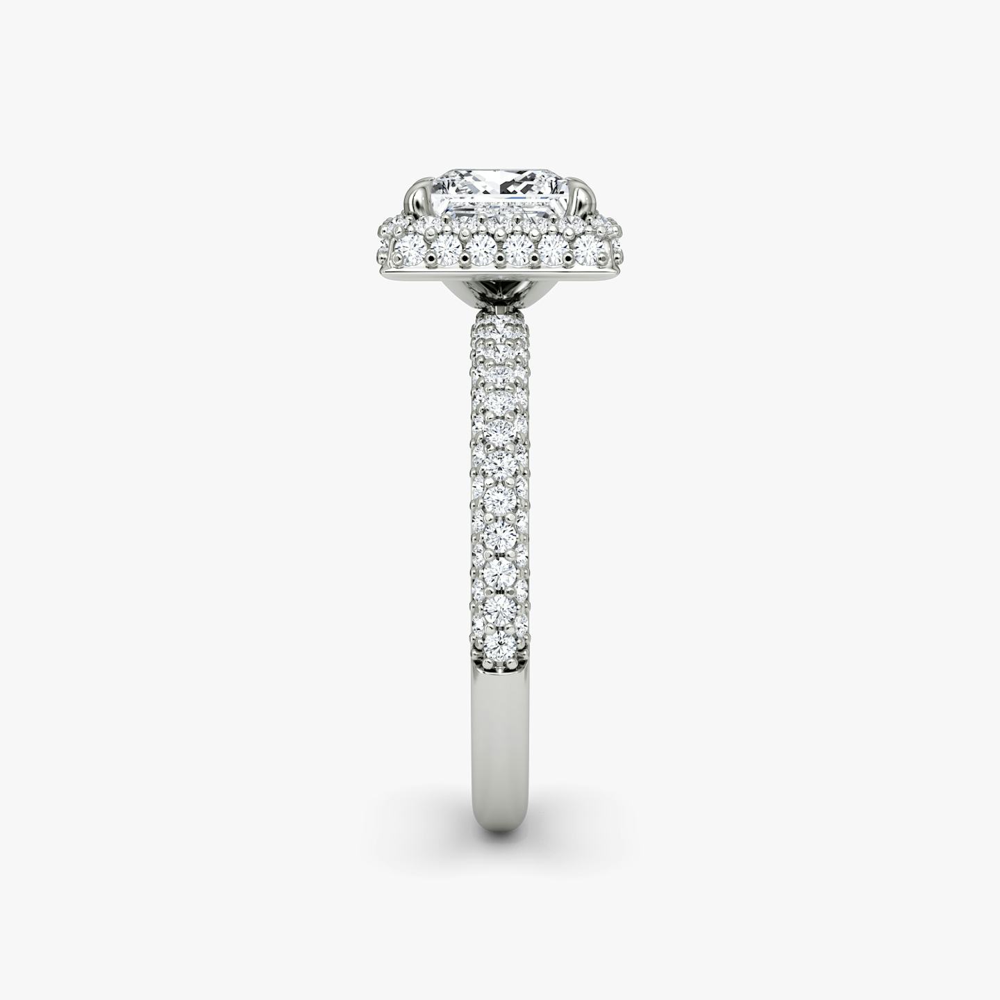 Anillo de compromiso Halo Dome | Princesa | 18k | Oro blanco de 18 quilates | Orientación de diamante: vertical | Peso en quilates: Ver stock total