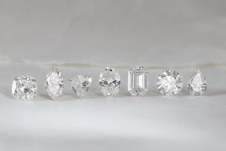 Diamond Size Chart: Your Guide To Carats And Size | VRAI