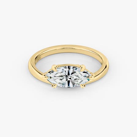 Marquise hover diamond ring