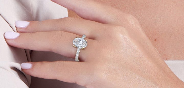 2 carat oval diamond ring