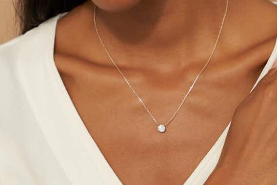 1 Carat Diamond Necklaces: 6 Top Selections