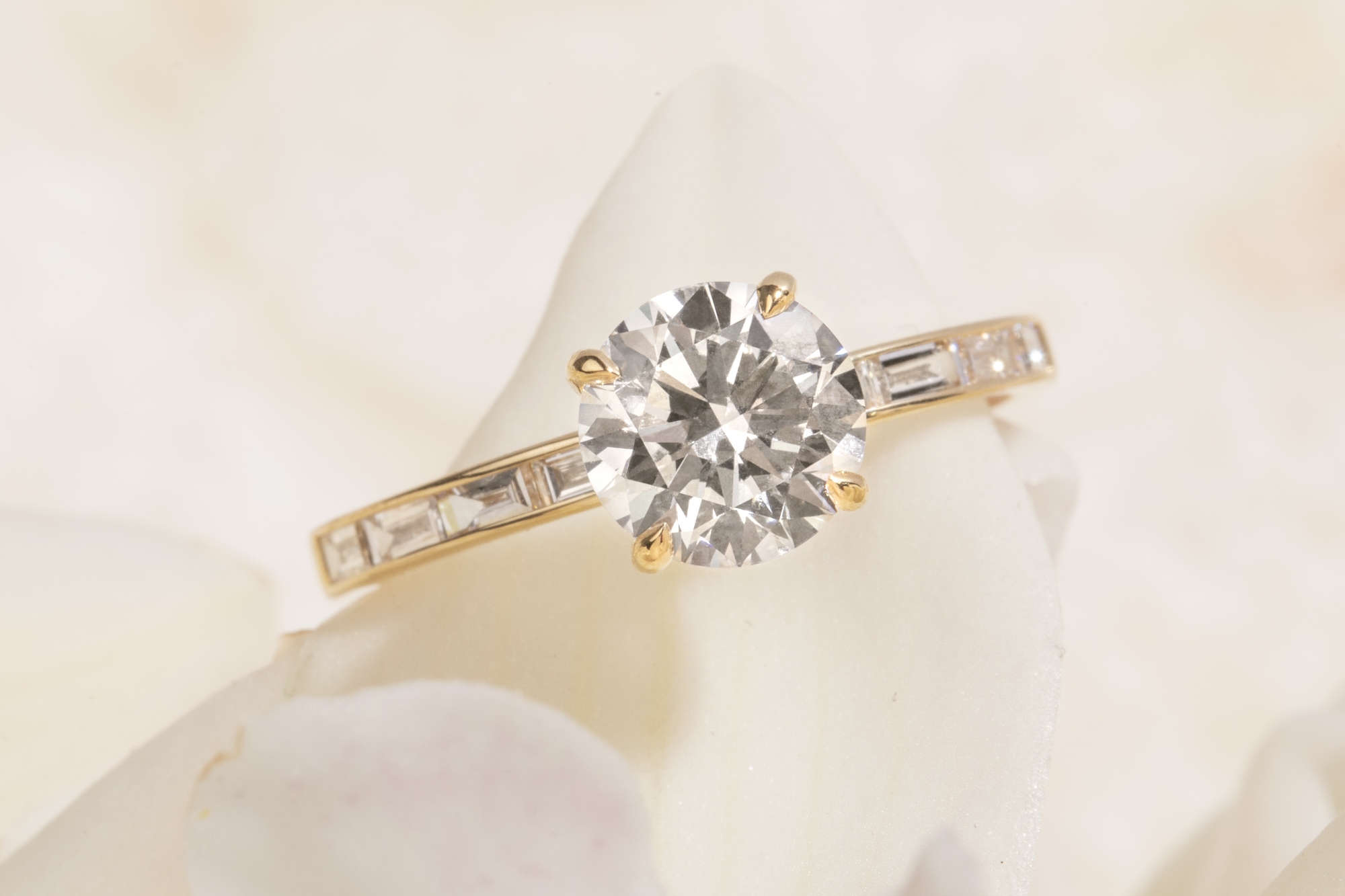 Platinum Round 4 Prong Solitaire Engagement Ring Setting – Long's Jewelers