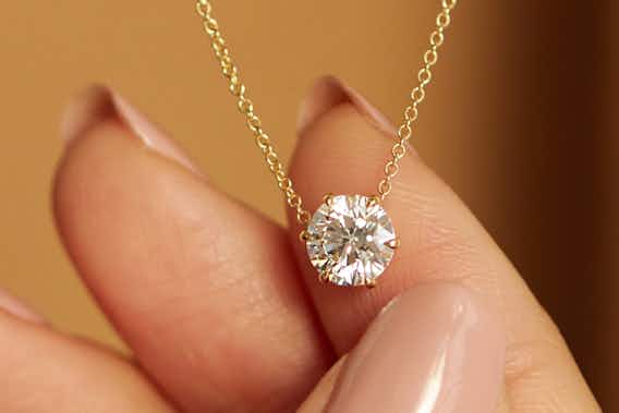 2 Carat Diamond Necklaces: The Best Designs for Every Style