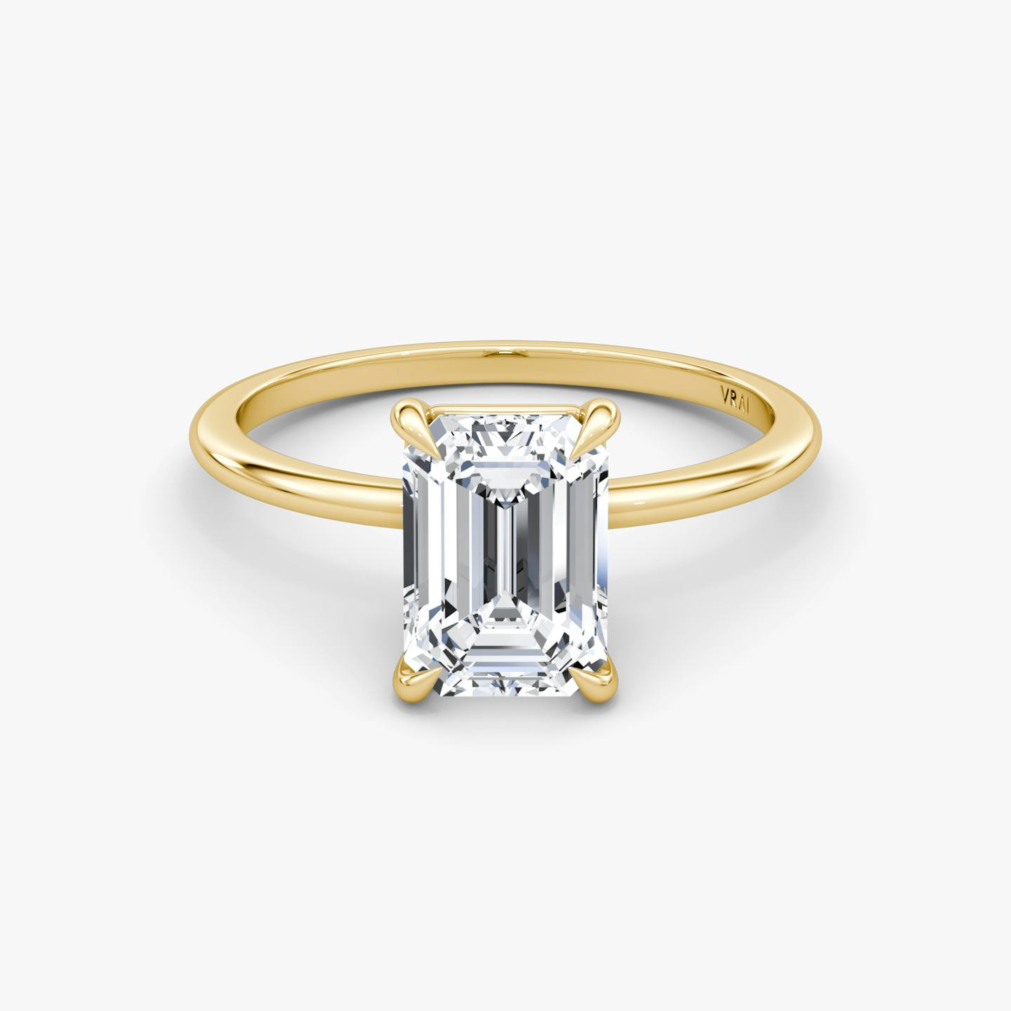 Petite 4-Prong | Emerald | 18k | 18k Gelbgold | Ring: Schlicht | Diamantausrichtung: vertical | Karatgewicht: Gesamtbestand ansehen