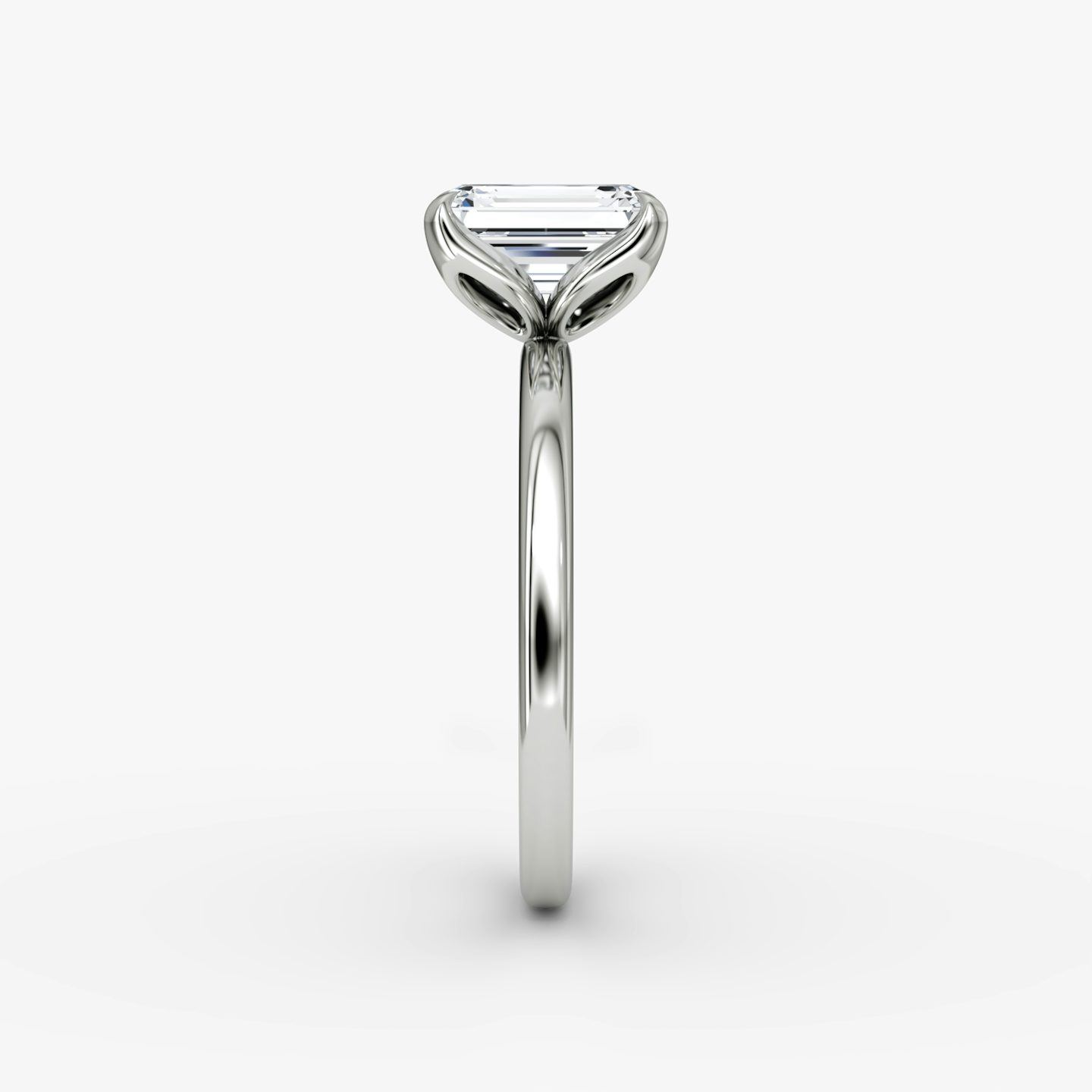 Classic Petal | Émeraude | Platine | Anneau: Simple | Orientation du diamant: vertical | Poids en carats: Voir le stock total