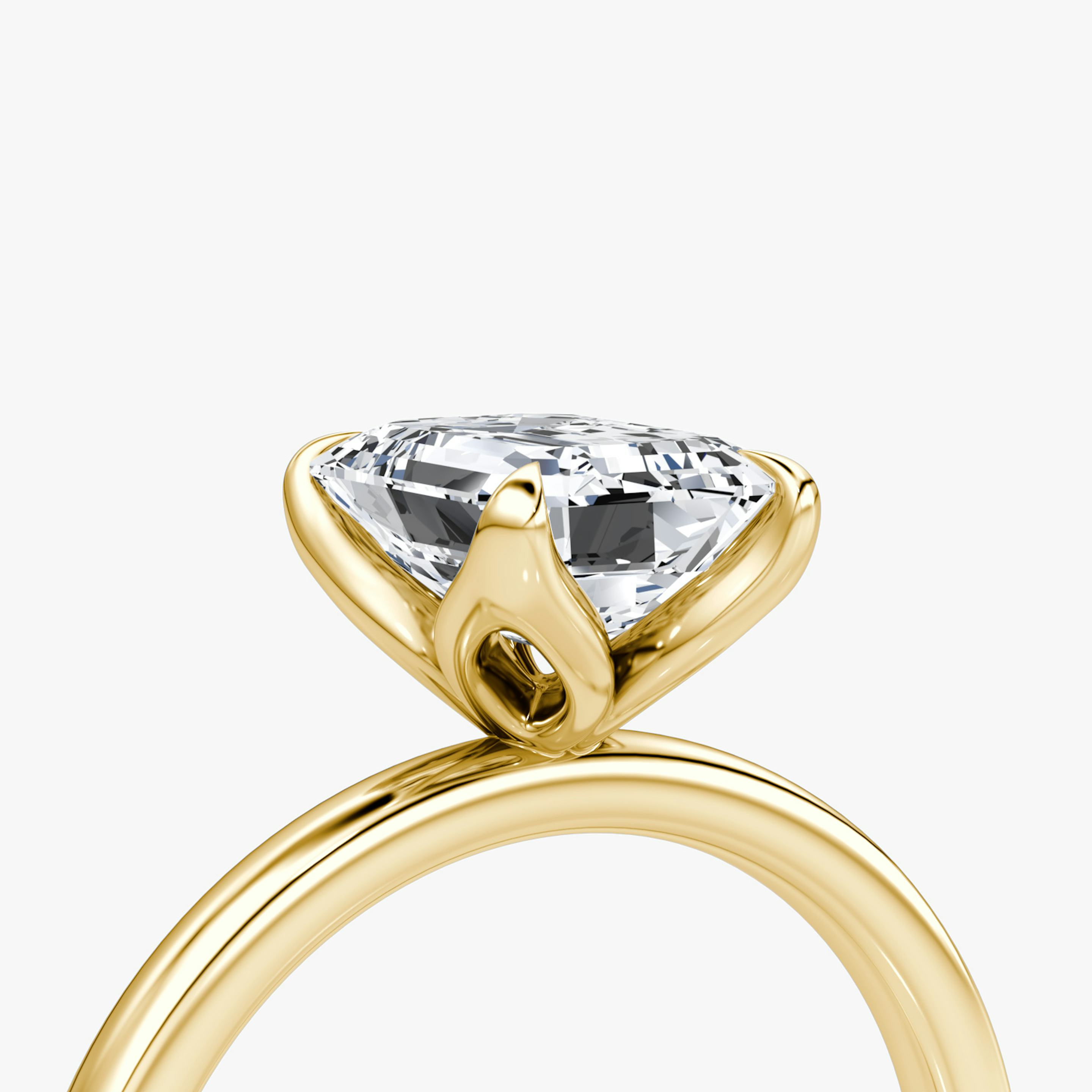 Classic Petal | Emerald | 18k | 18k Gelbgold | Ring: Schlicht | Diamantausrichtung: vertical | Karatgewicht: Gesamtbestand ansehen