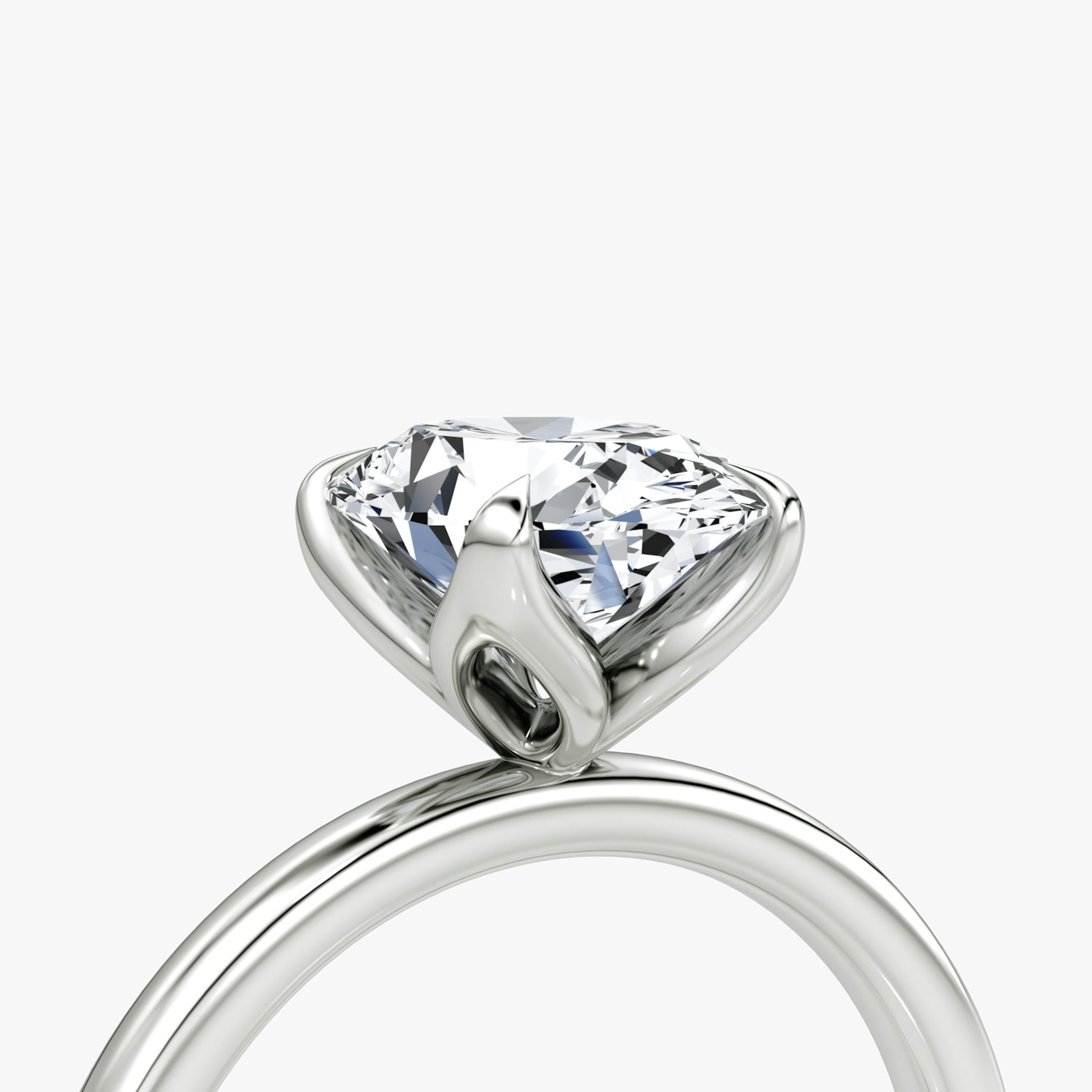 The Classic Petal | Oval | 18k | 18k White Gold | Band: Plain | Diamond orientation: vertical | Carat weight: See full inventory