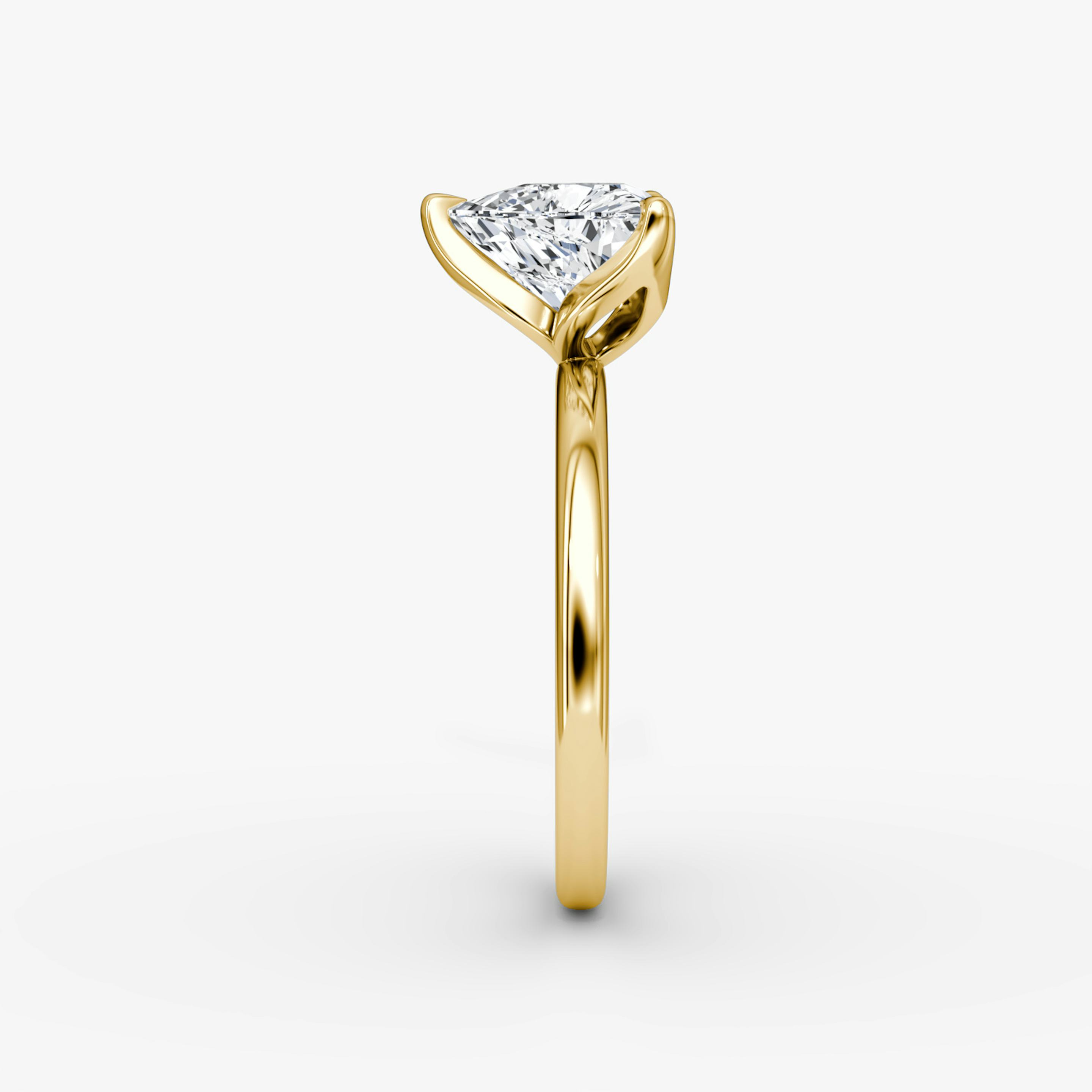 The Classic Petal | Trillion | 18k | 18k Yellow Gold | Band: Plain | Diamond orientation: vertical | Carat weight: See full inventory