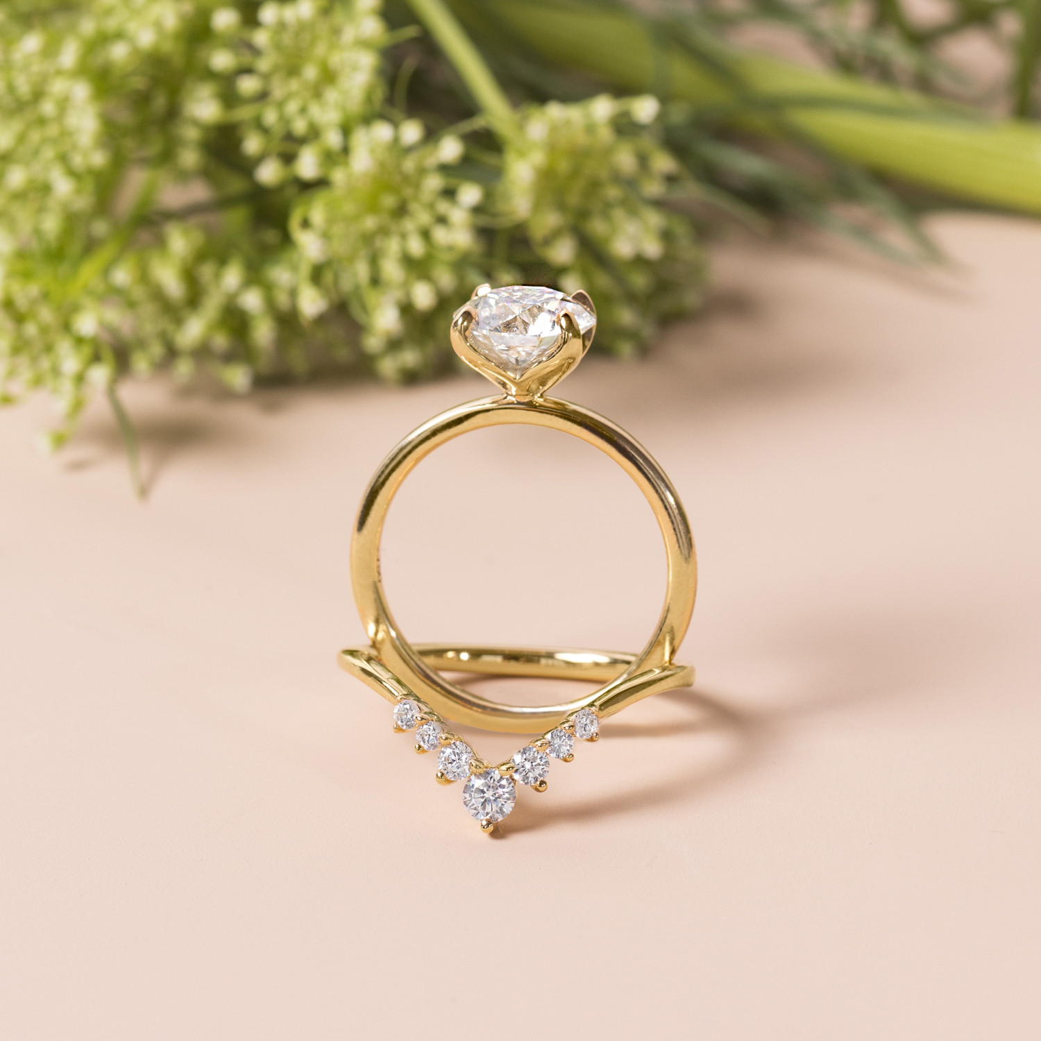 Modern Diamond Engagement Set in Yellow Gold | KLENOTA