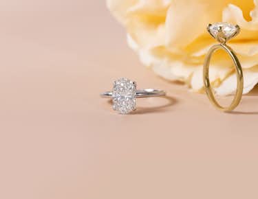 Explore engagement rings by shape 