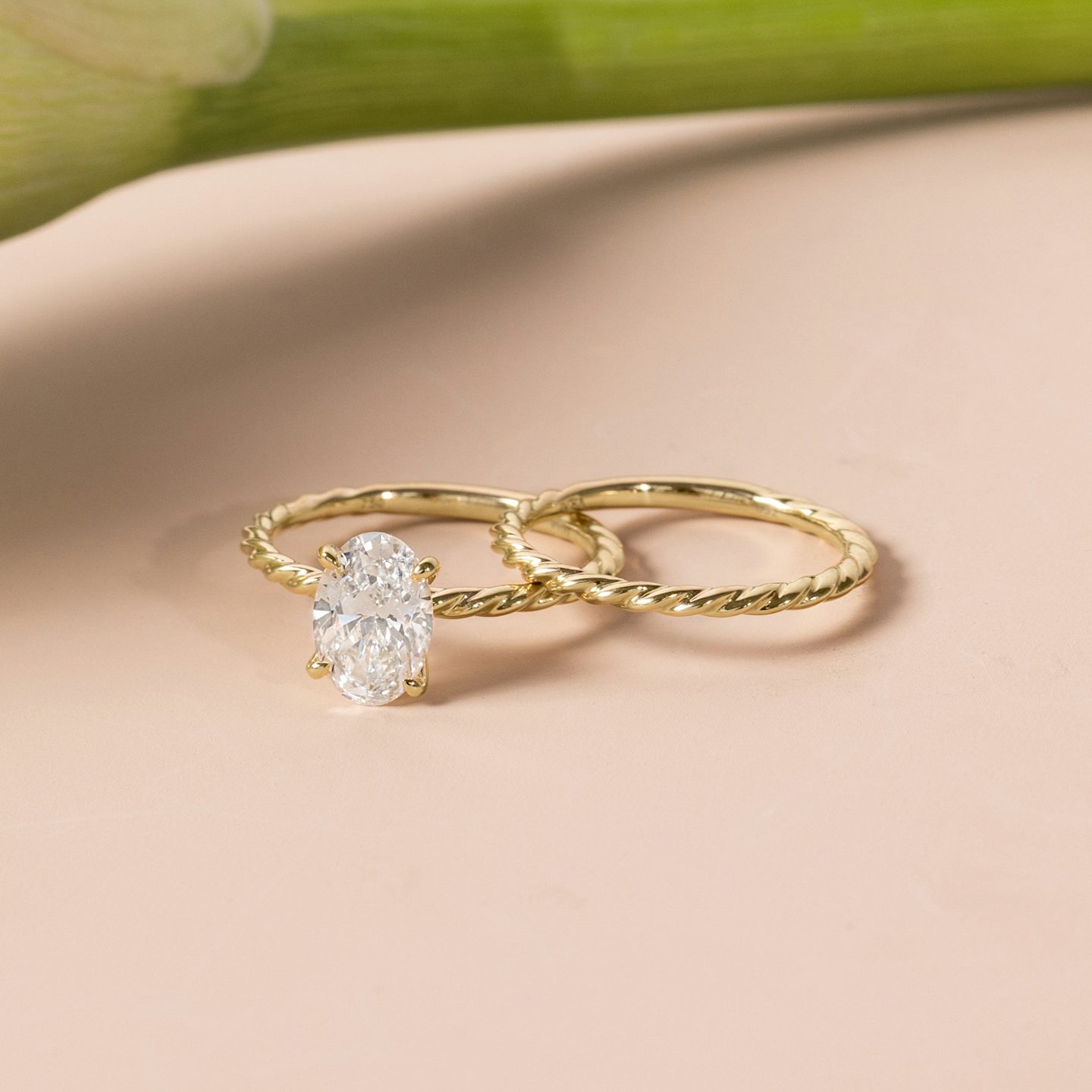 The Classic Rope | Princess | 18k | 18k Yellow Gold | Band: Plain | Diamond orientation: vertical | Carat weight: See full inventory
