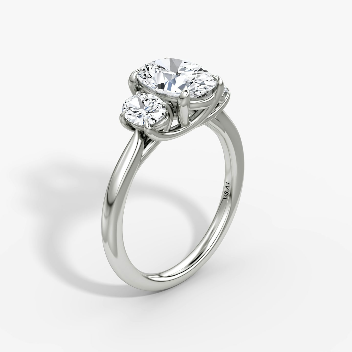 Bague de fiançailles Trellis Three Stone | Ovale | 18k | Or blanc 18 carats | Anneau: Simple | Orientation du diamant: vertical | Poids en carats: Voir le stock total