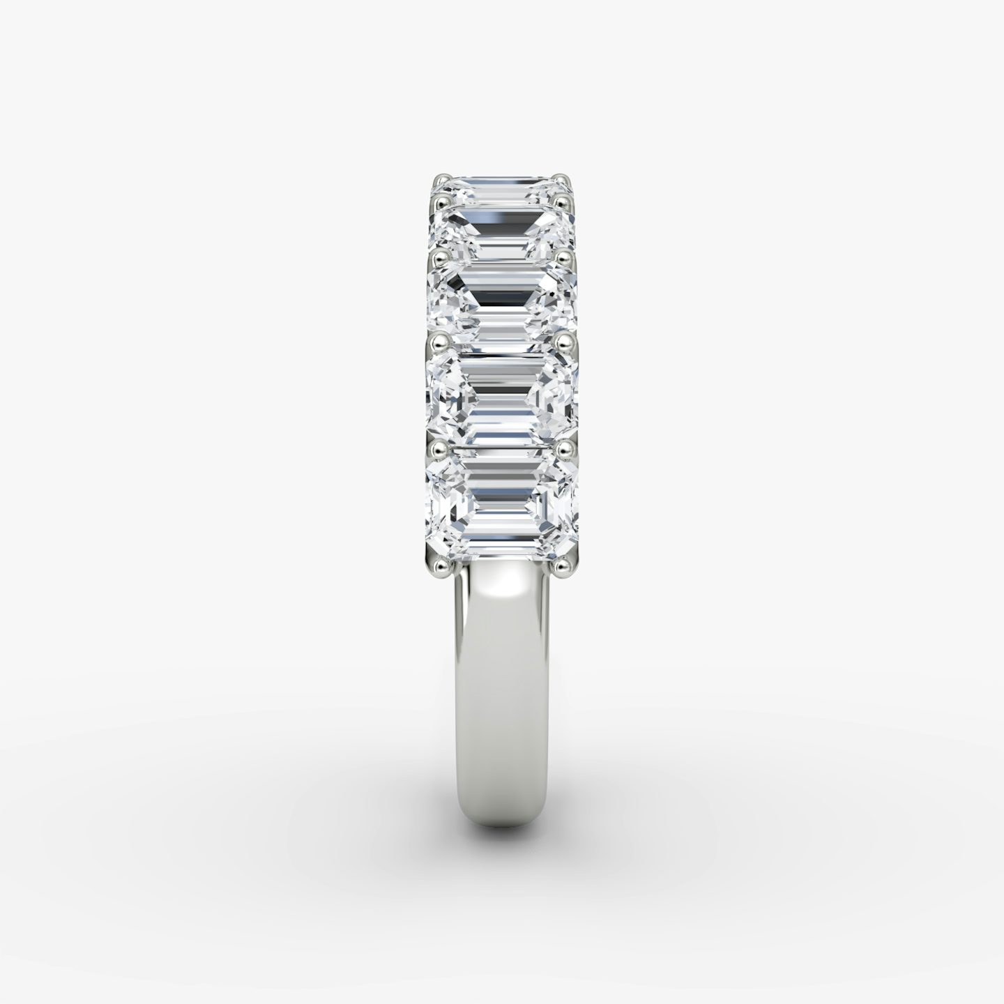 Anillo Eternity  | Esmeralda | 18k | Oro blanco de 18 quilates | Estilo del anillo: Medio círculo de diamantes | Peso en quilates: 2½