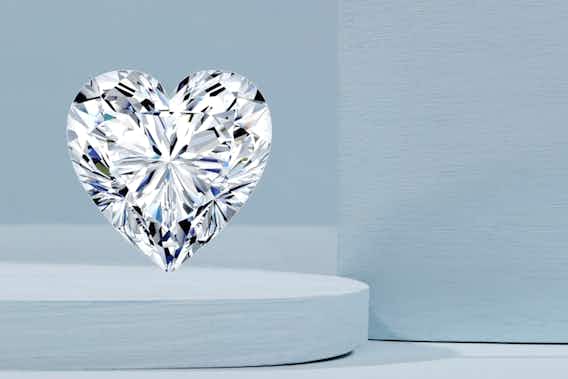 How to Pair a Heart Shape Engagement Ring and Wedding Band: Styling Guide
