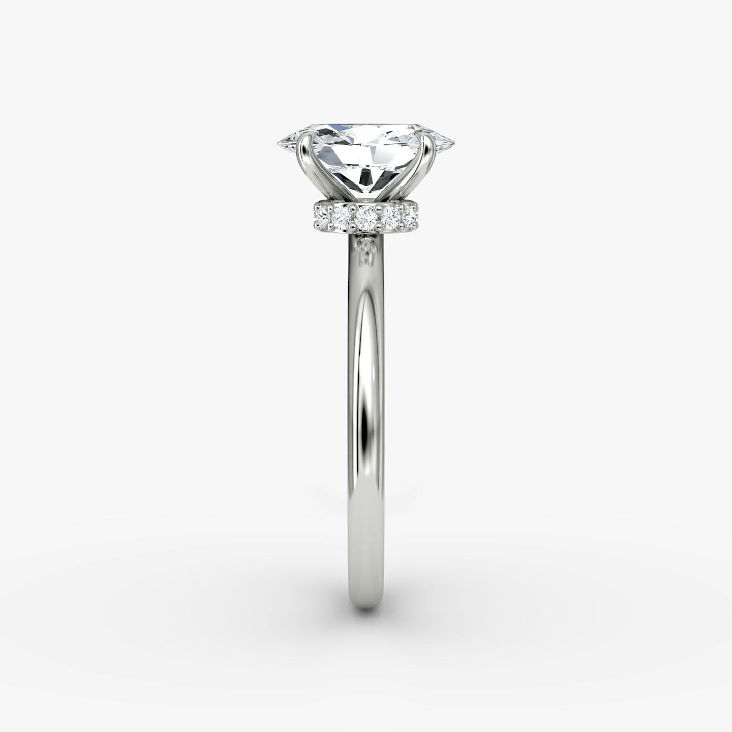 Veiled Halo | Oval | 18k | 18k Weißgold | Ring: Schlicht | Diamantausrichtung: vertical | Karatgewicht: Gesamtbestand ansehen