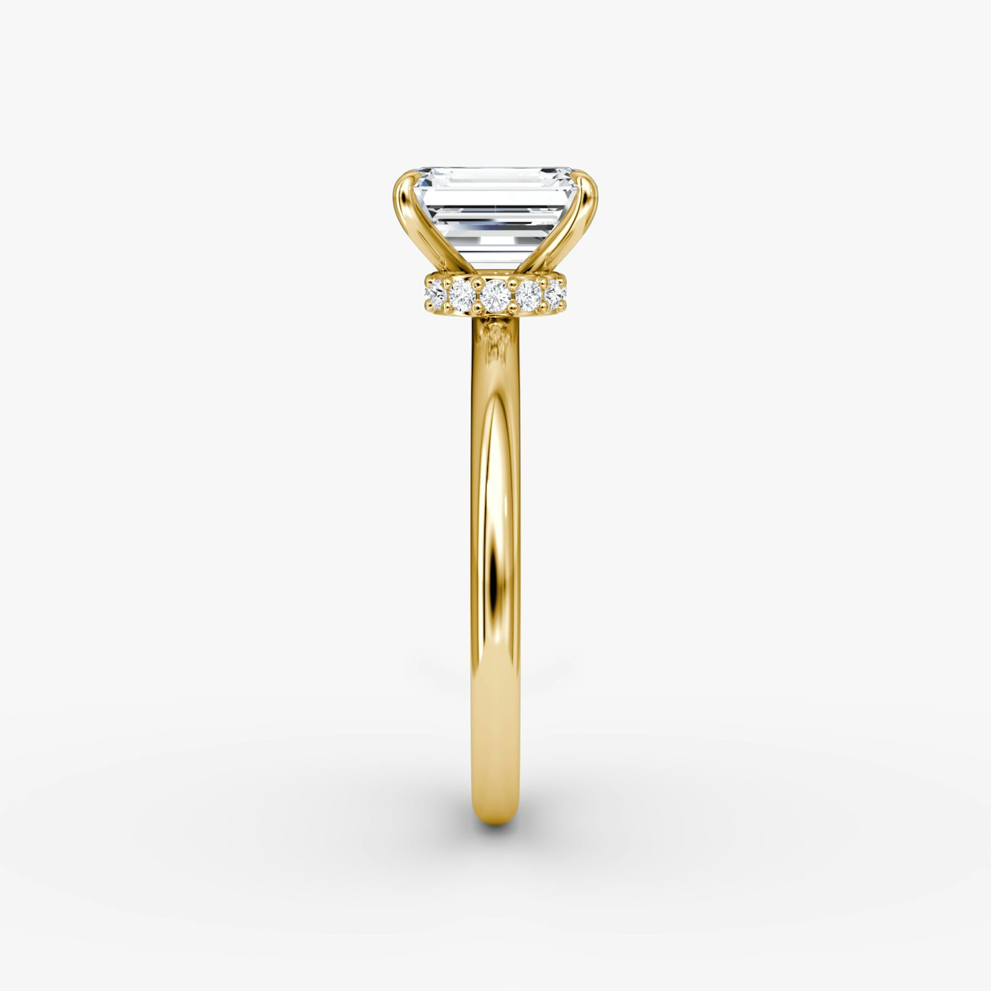 The Veiled Halo | Emerald | 18k | 18k Yellow Gold | Band: Plain | Diamond orientation: vertical | Carat weight: See full inventory