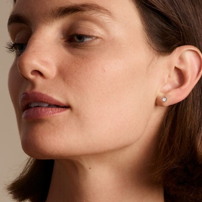 VRAI Iconic Stud Baguette Earrings