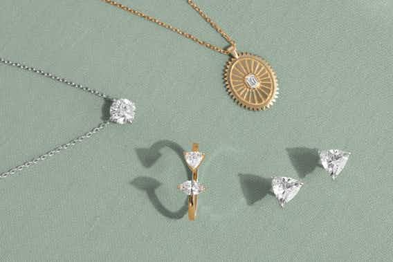 Engagement Party Gifts: Do You Bring a Gift to an Engagement Party?