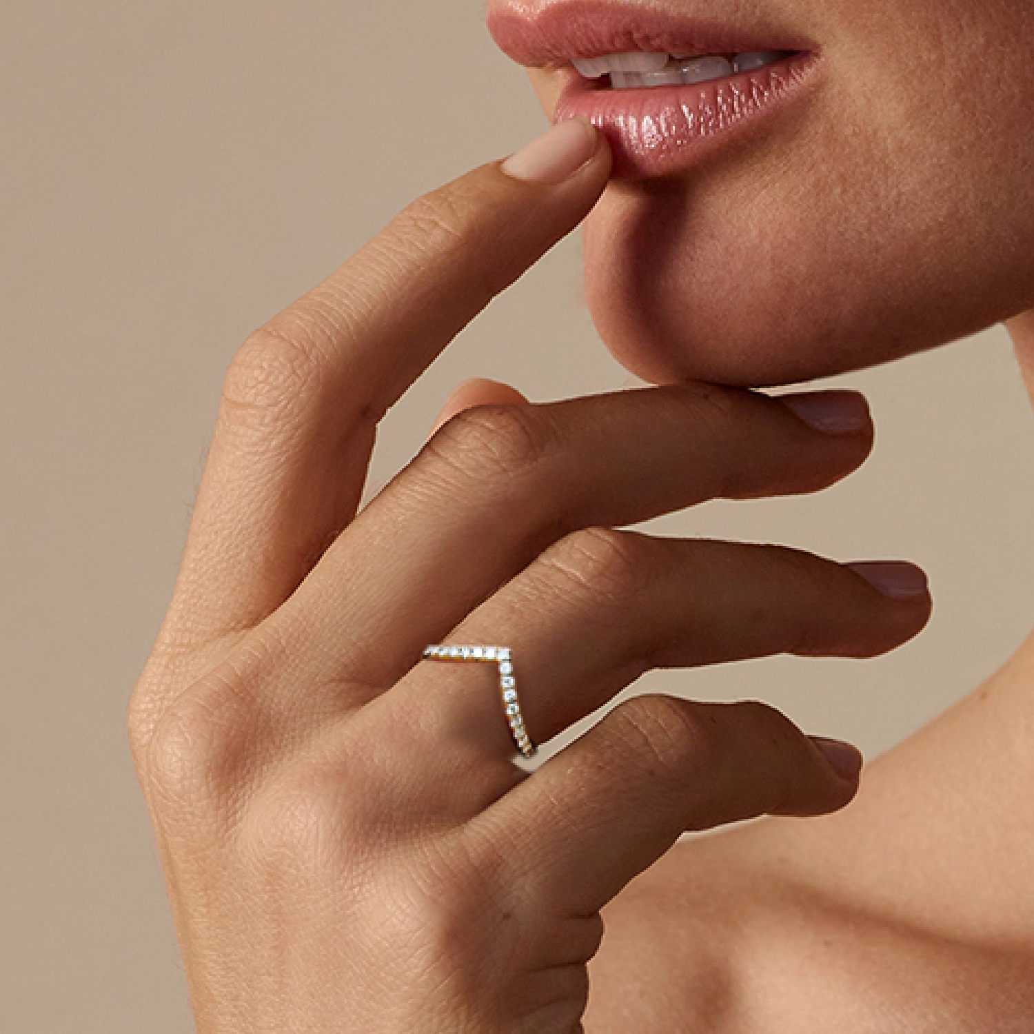 Womans discount wedding finger