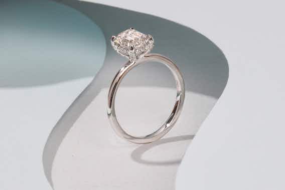 How to Style Platinum Engagement Rings: Top Tips for Choosing & Styling