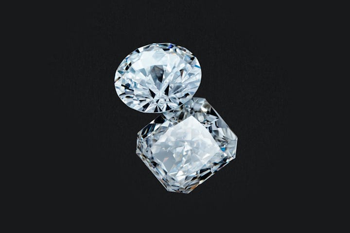 Lab-grown diamonds vs mined diamonds 