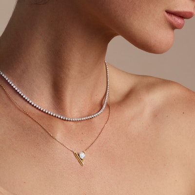 VRAI V Solitaire Necklace